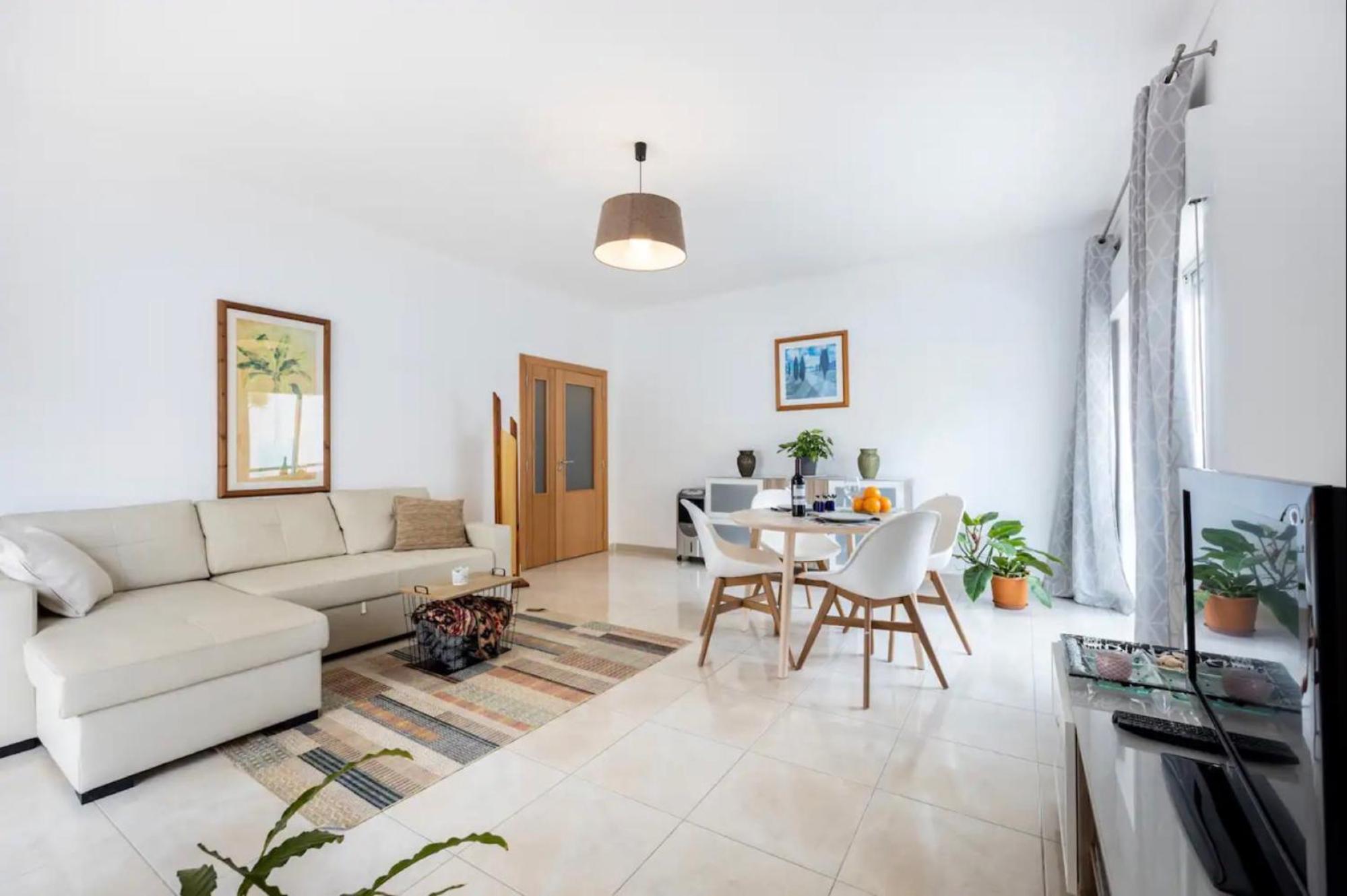 Superior One-Bedroom Apartment with Balcony
