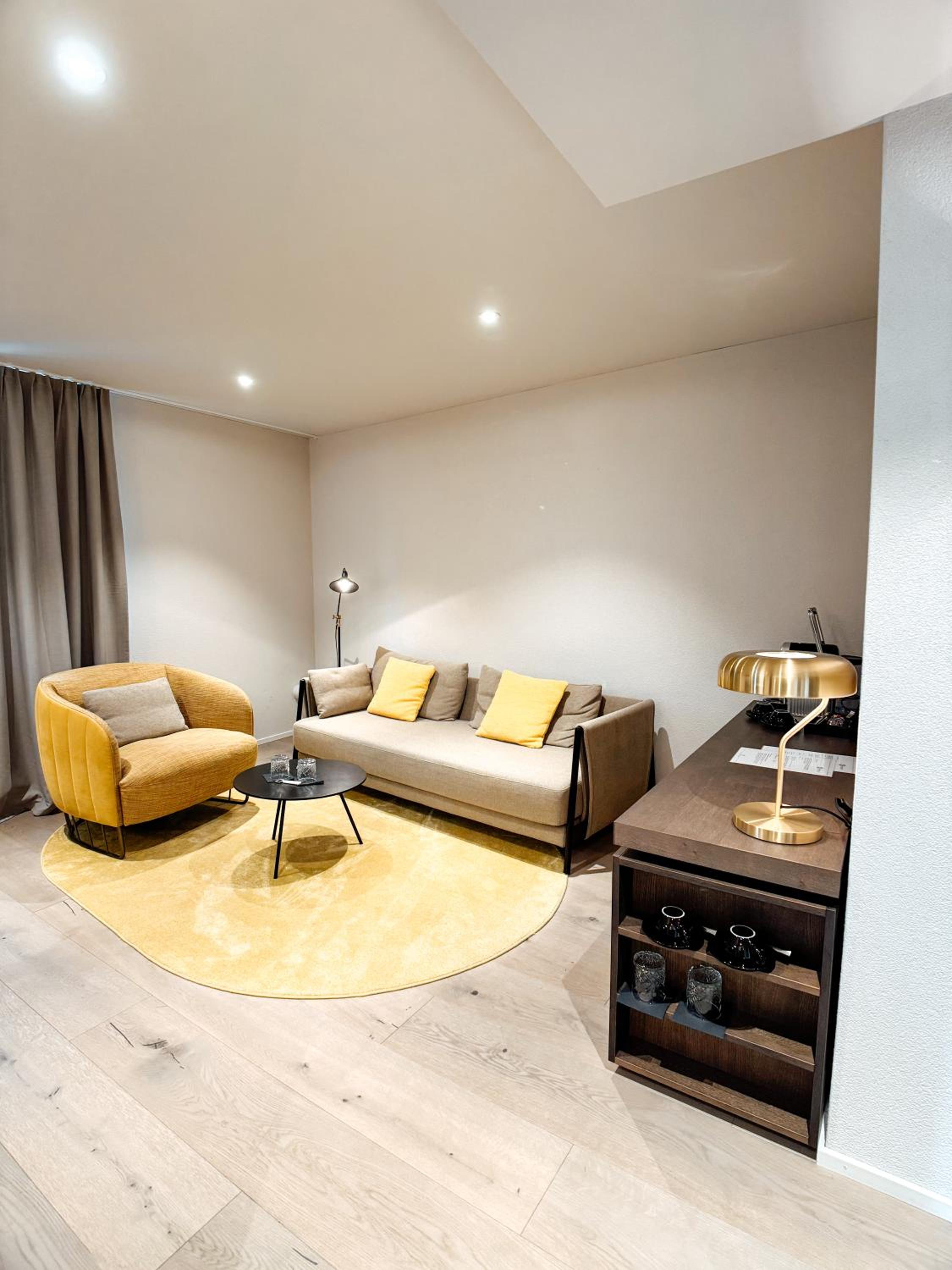 Deluxe Junior Suite photo 2