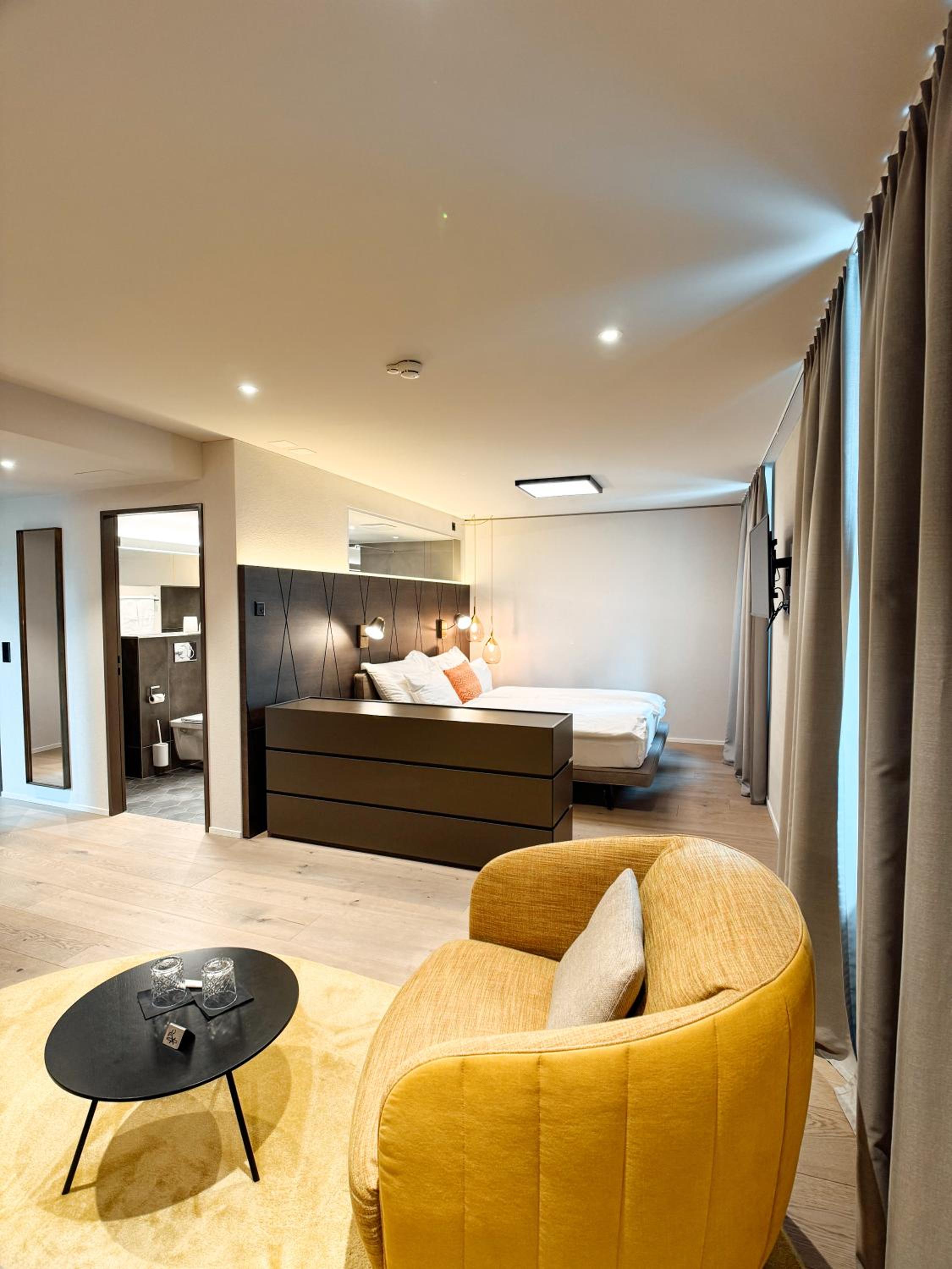 Deluxe Junior Suite photo 3