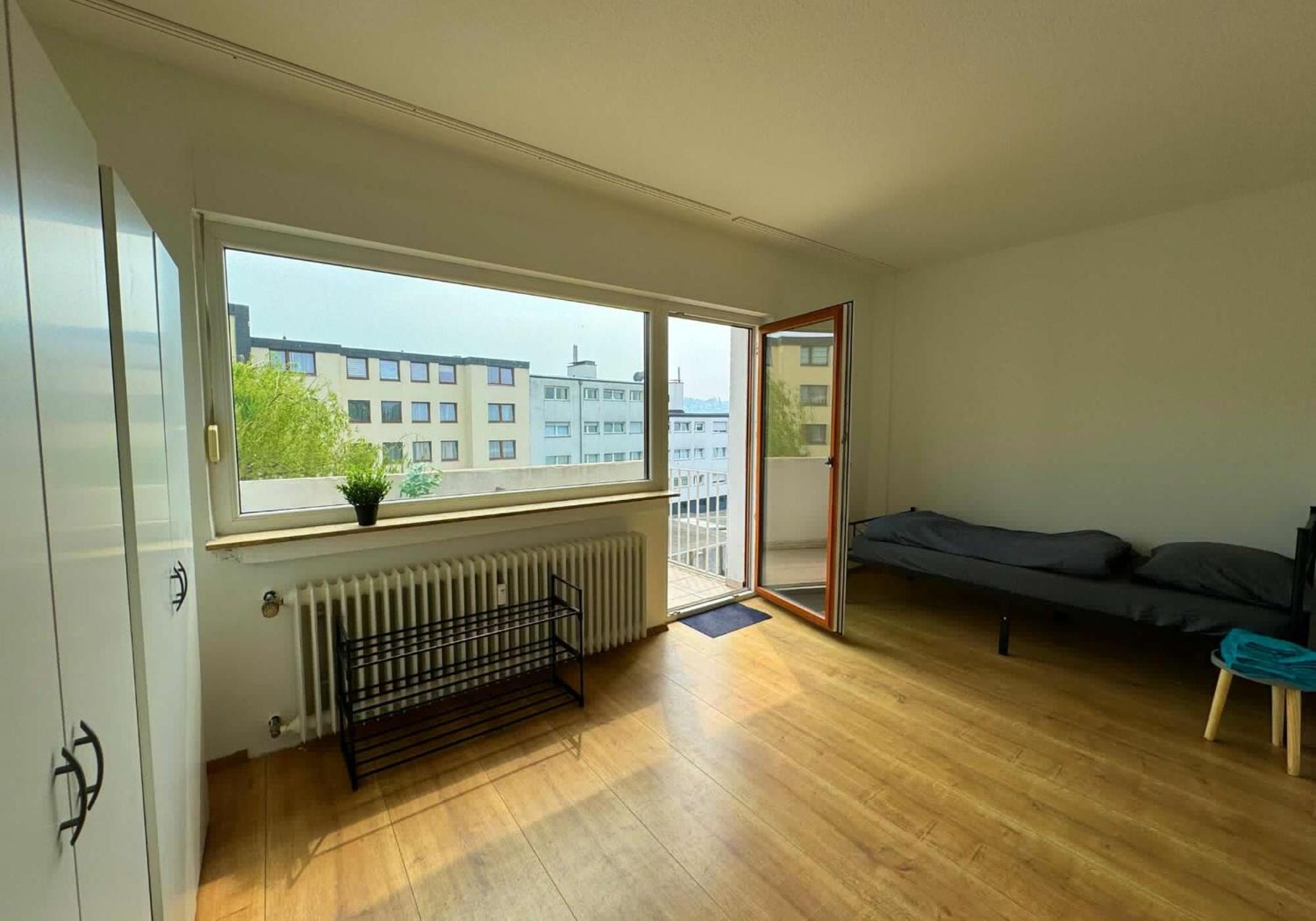 Three-Bedroom Apartment With Balcony photo 1