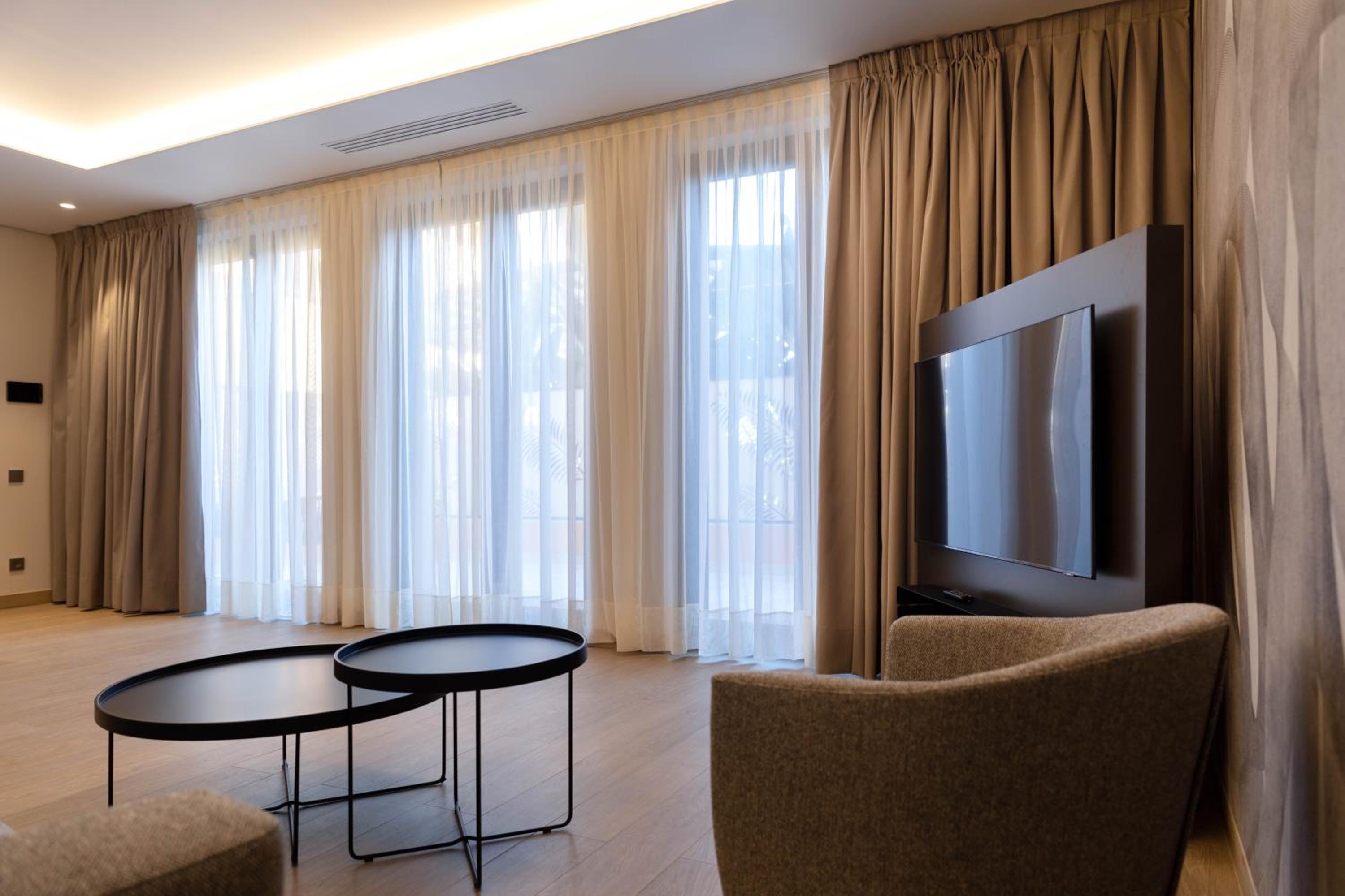 Deluxe Suite photo 3