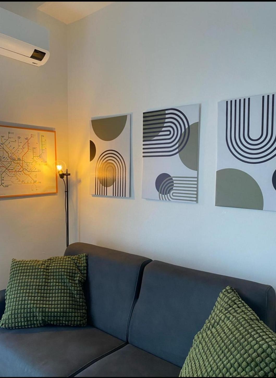 One-Bedroom Apartment photo 2