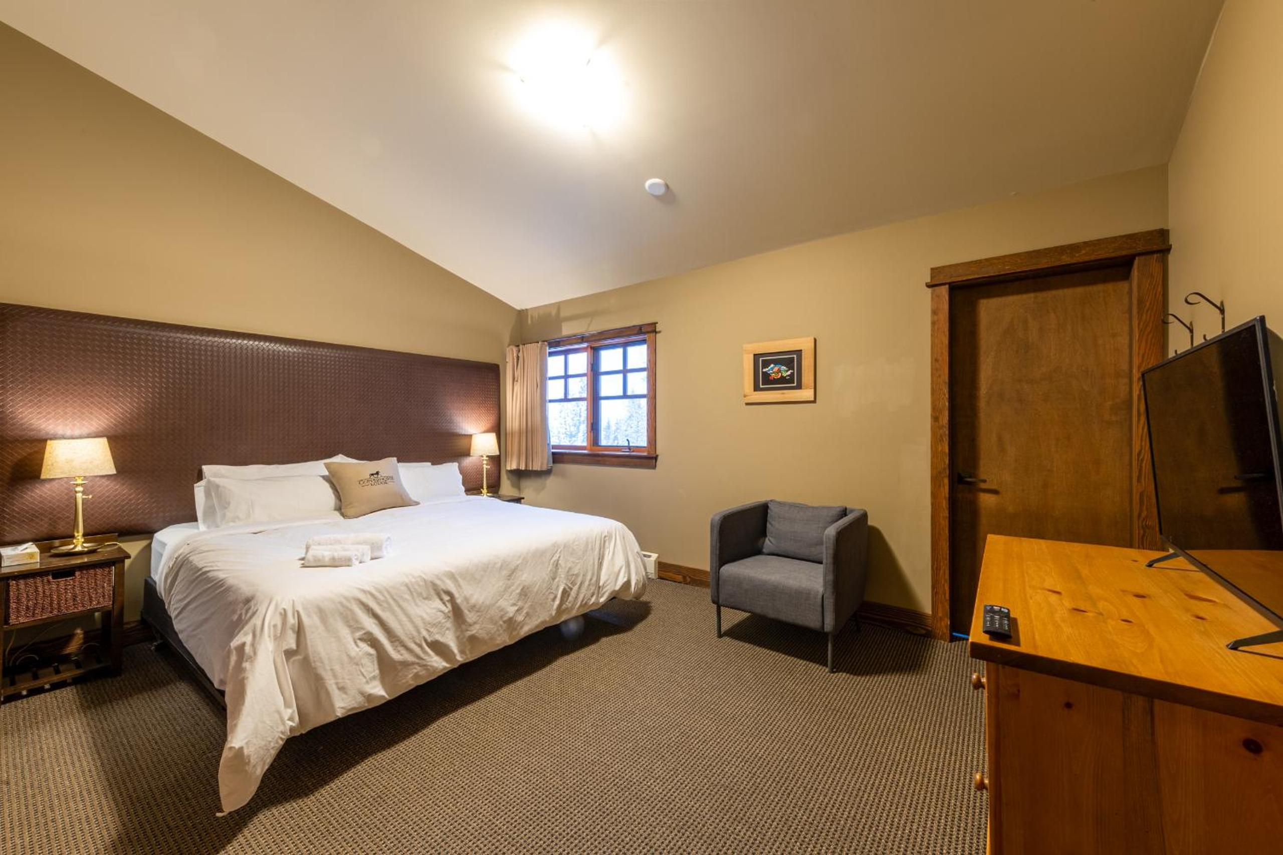 Standard King Room photo 3