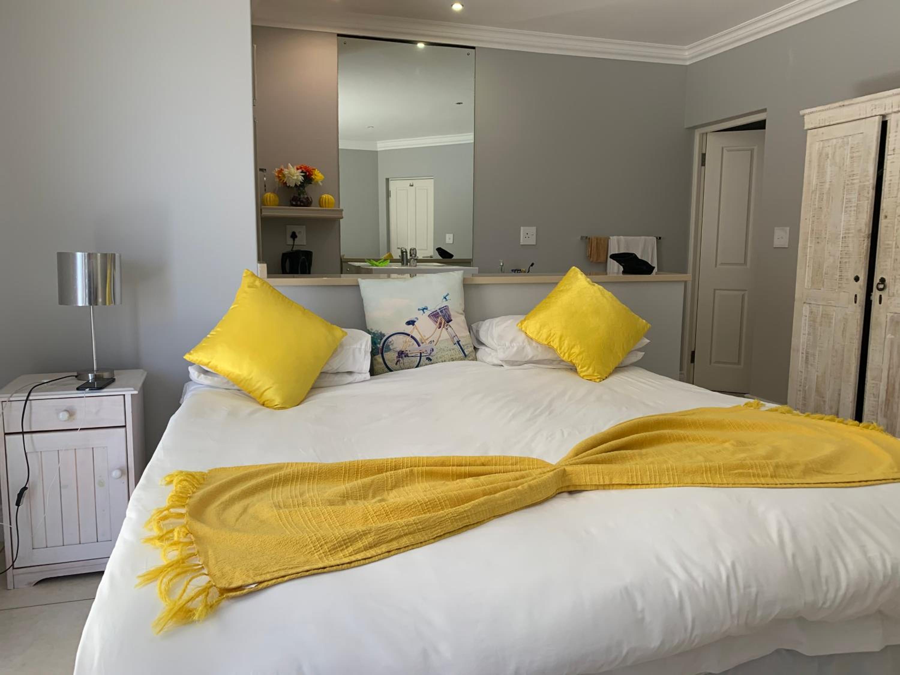 Queen Room - Photo 6
