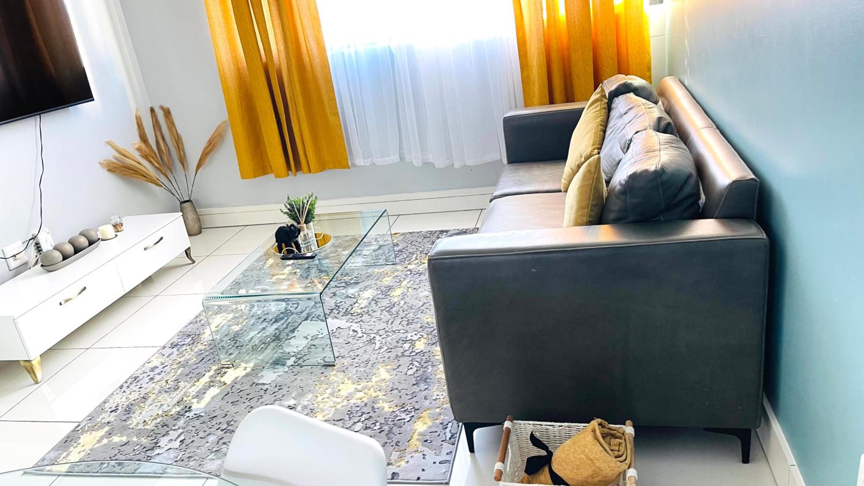 Two-Bedroom Apartment with City View photo 1