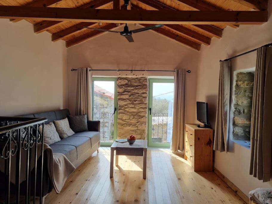 One-Bedroom House photo 3
