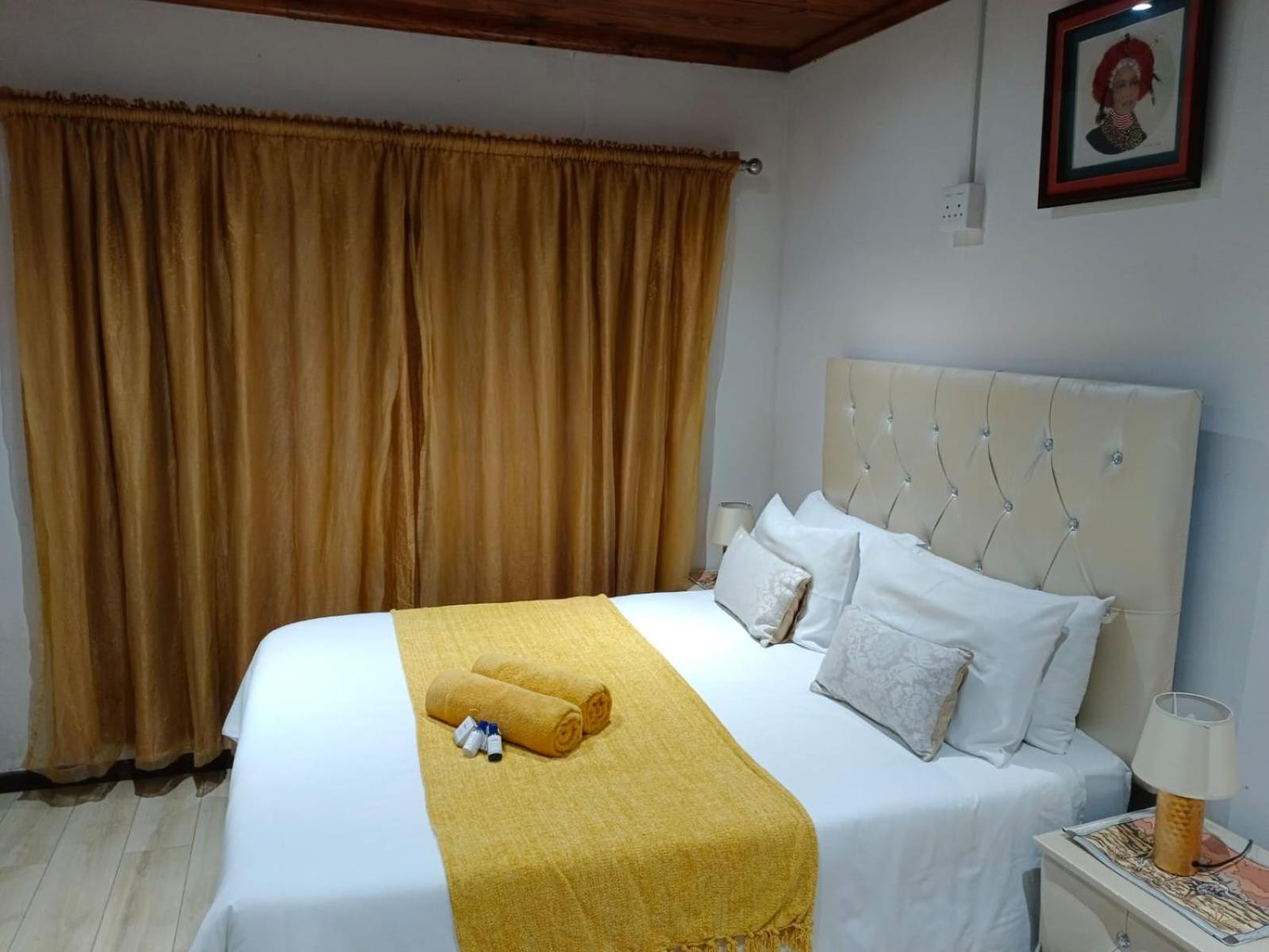 Double Room with Shared Bathroom photo 2