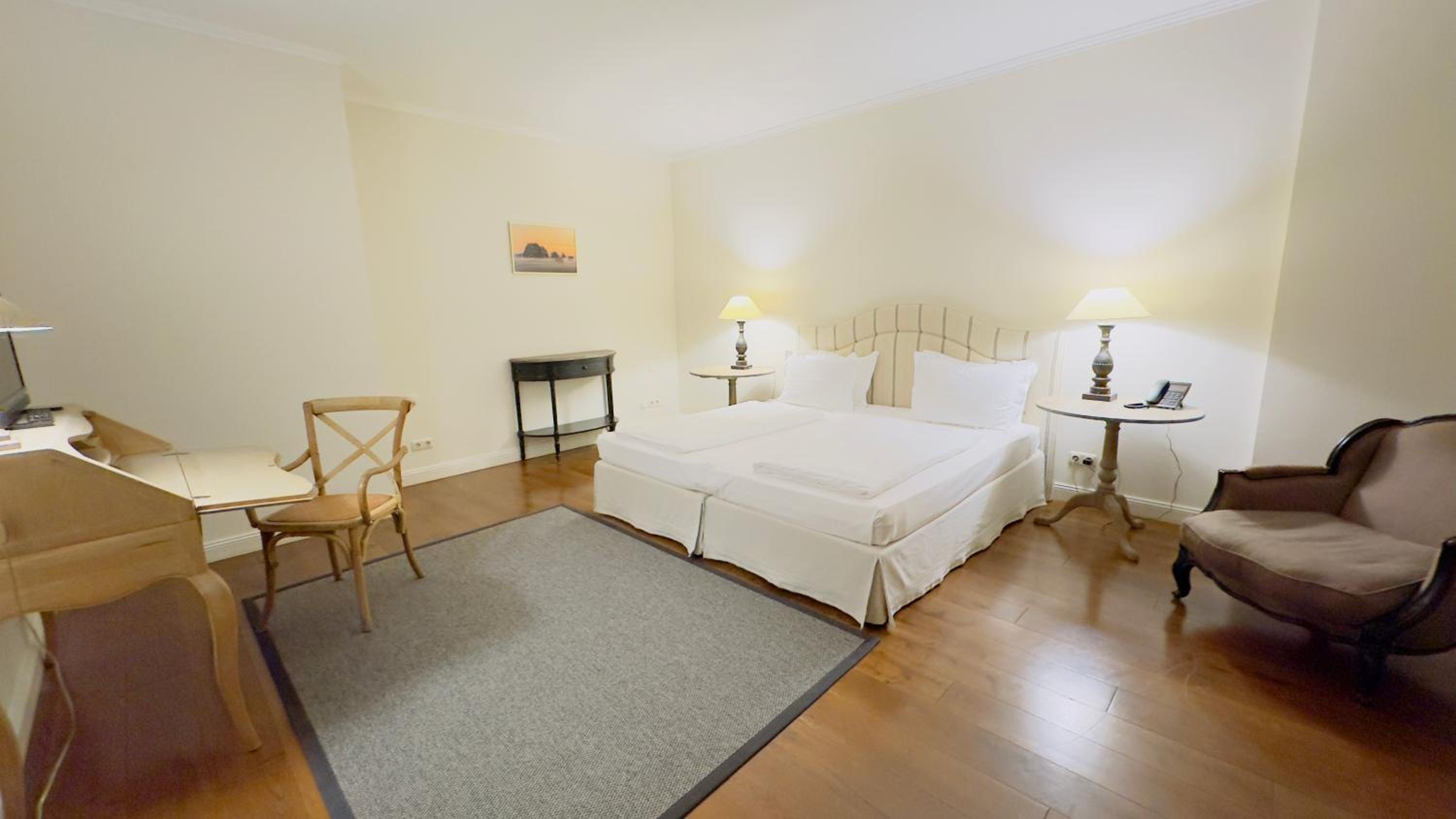 Deluxe Suite - Photo 1