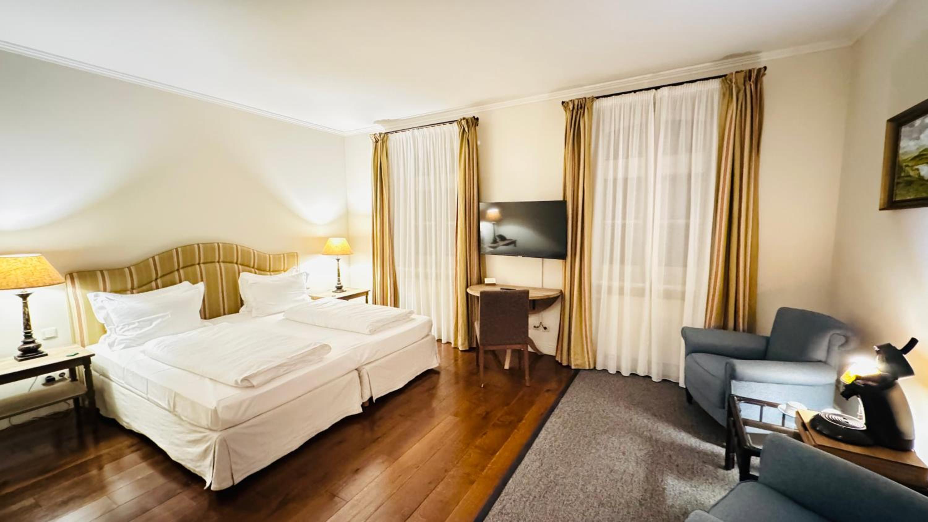 Deluxe Double Room - Photo 21