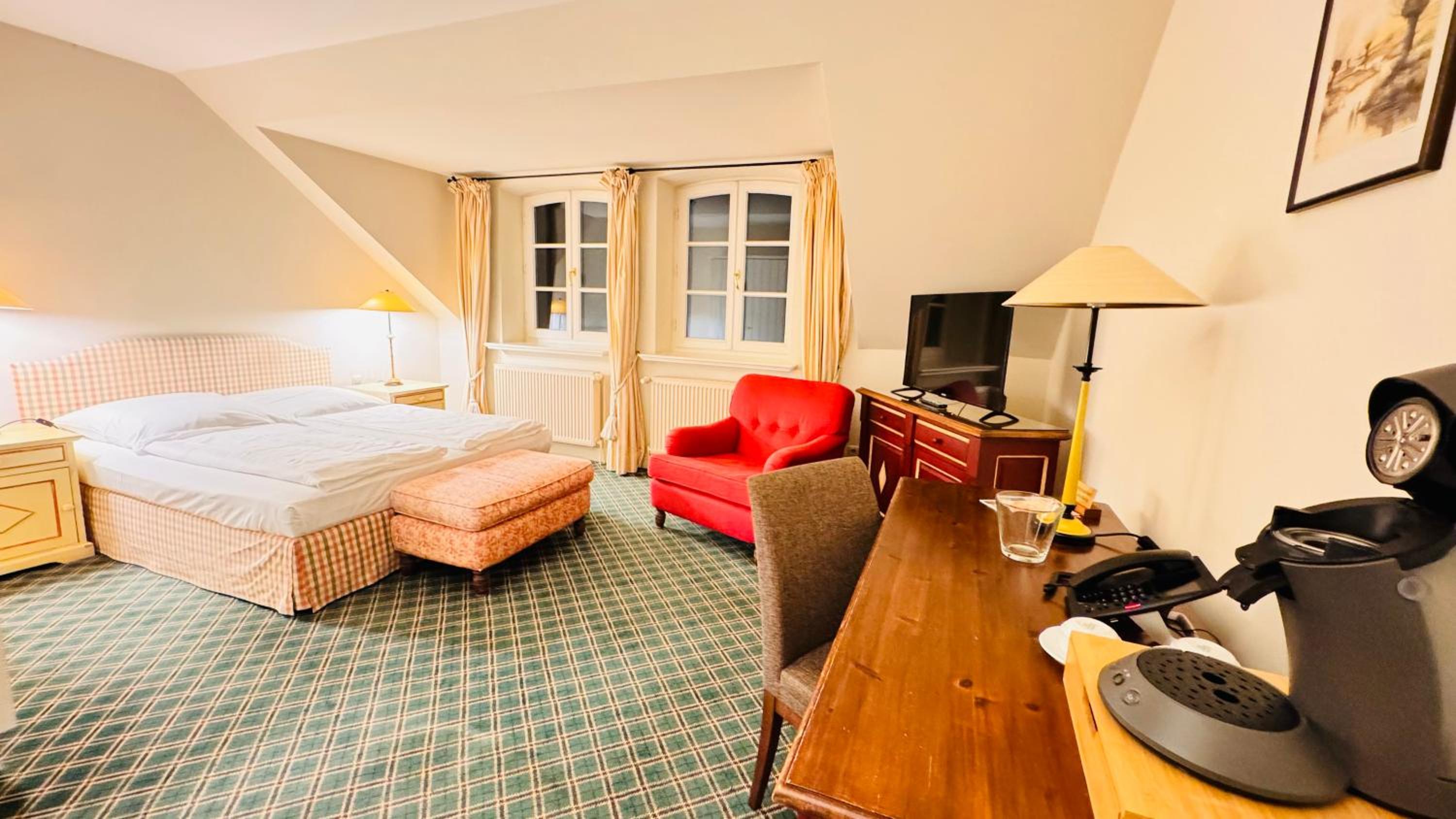 Deluxe Double Room - Photo 10