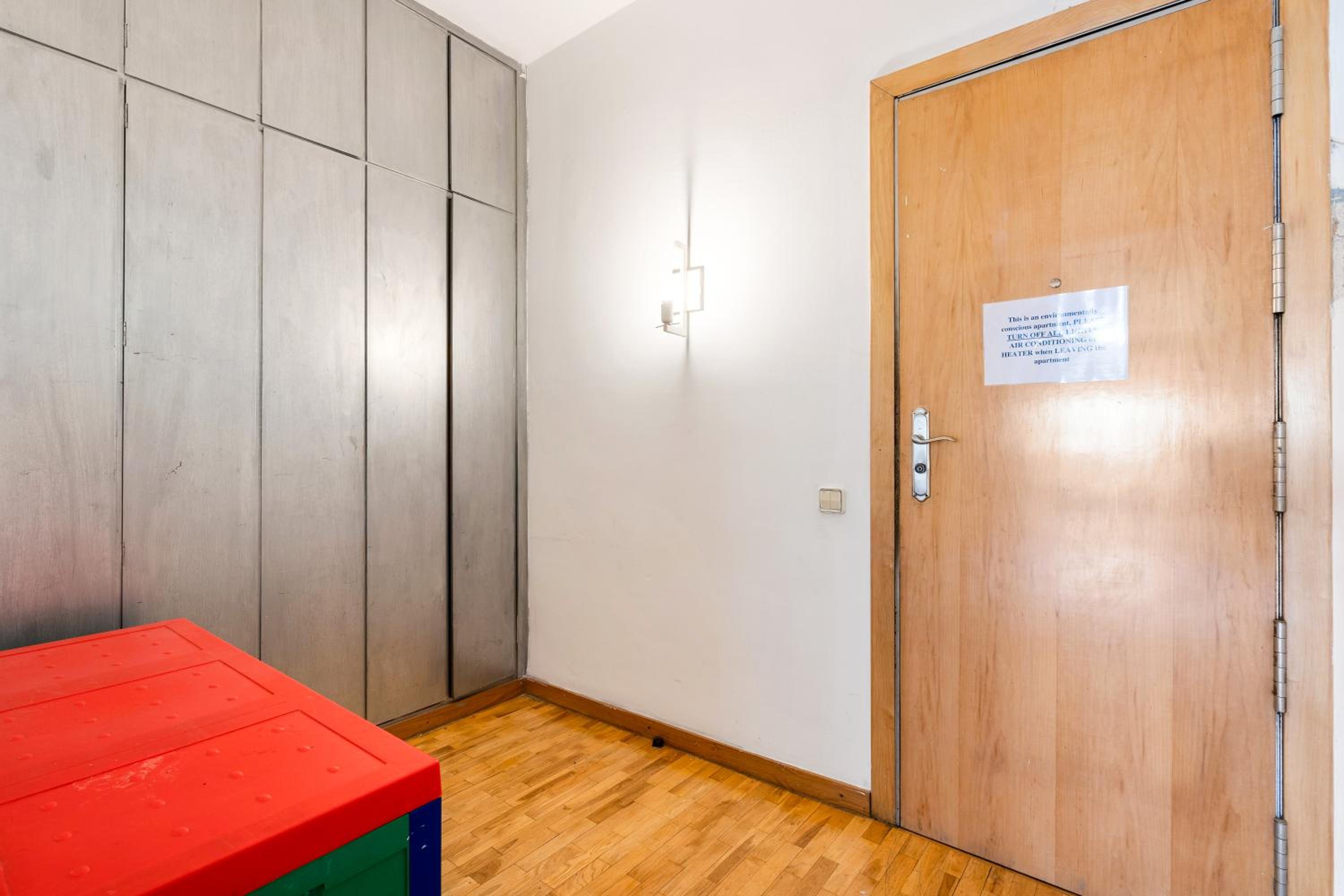 Apartment photo 2