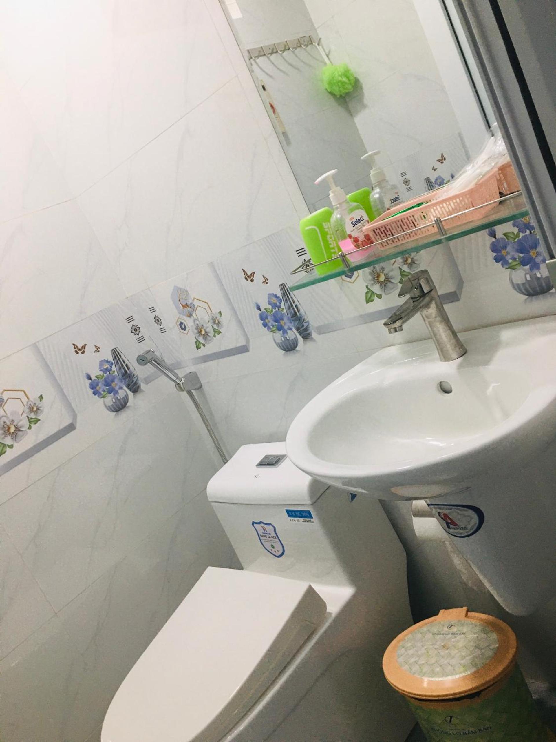 Single Room with Shared Bathroom photo 1