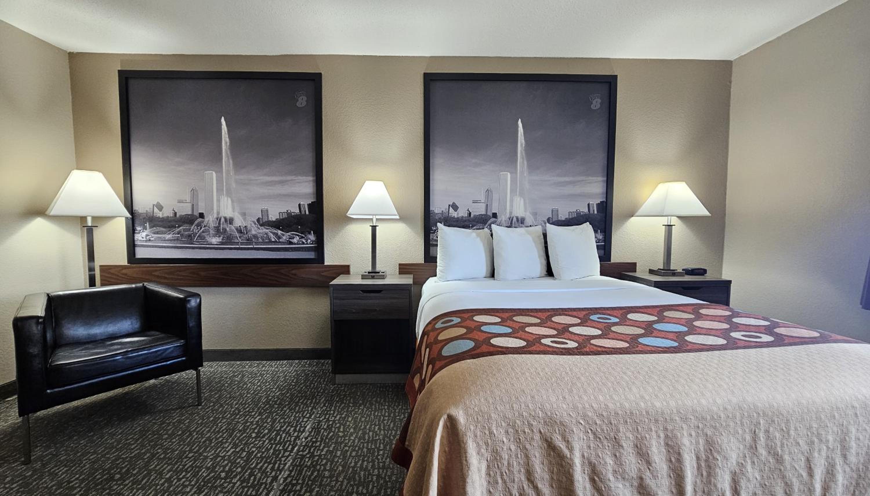 Queen Room - Non-Smoking - Photo 6