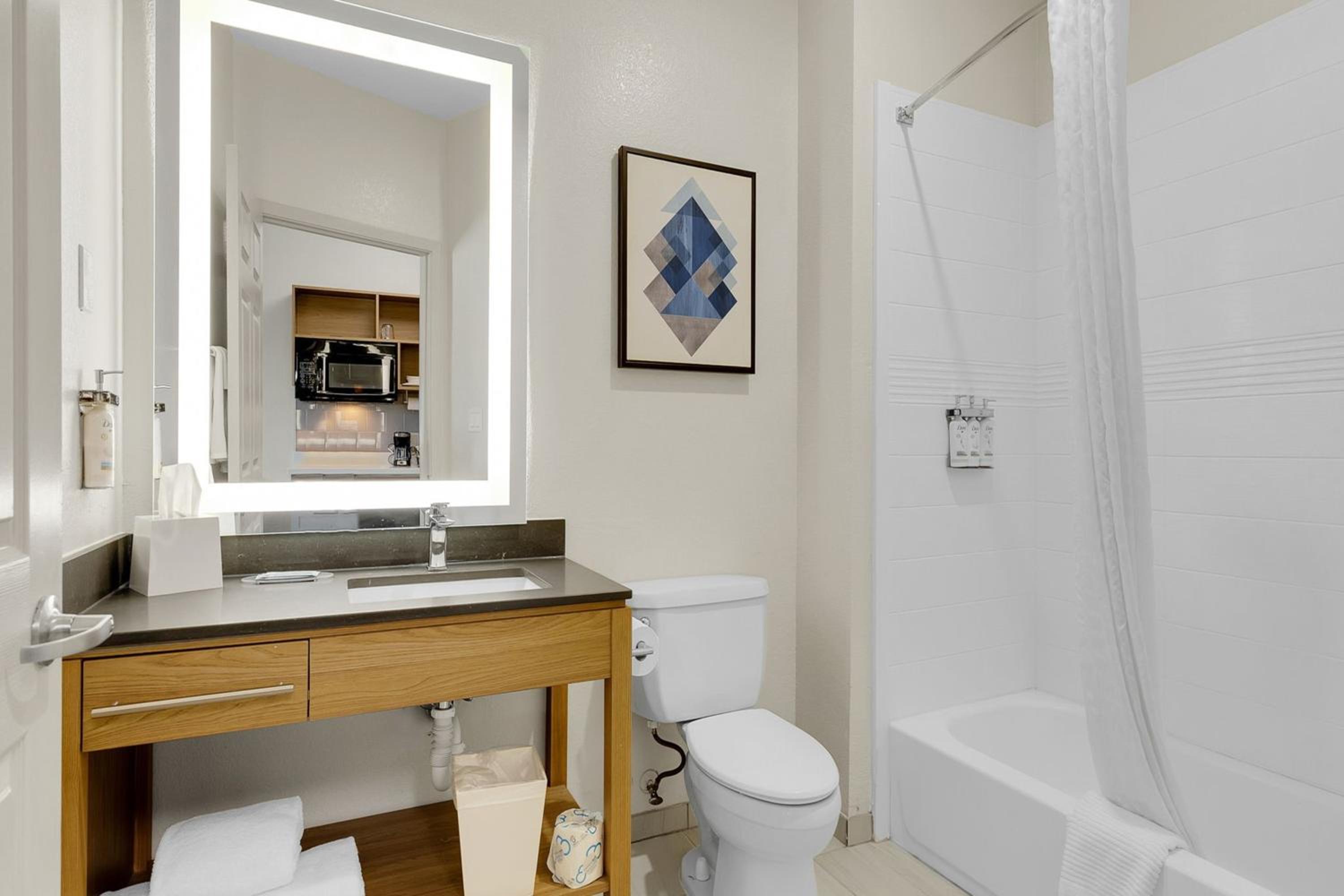Studio Suite - Photo 4