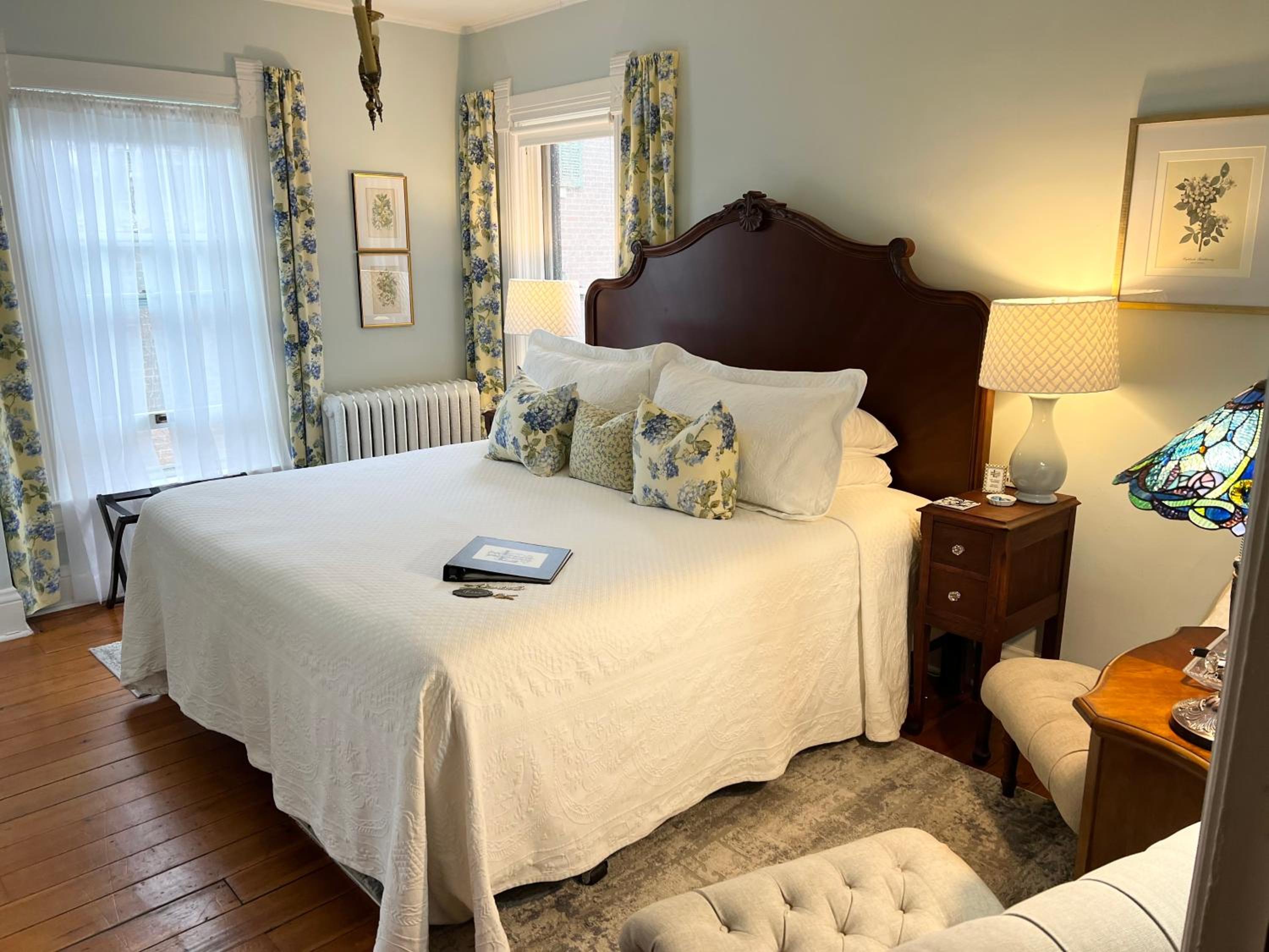 Queen Room with Spa Bath photo 1