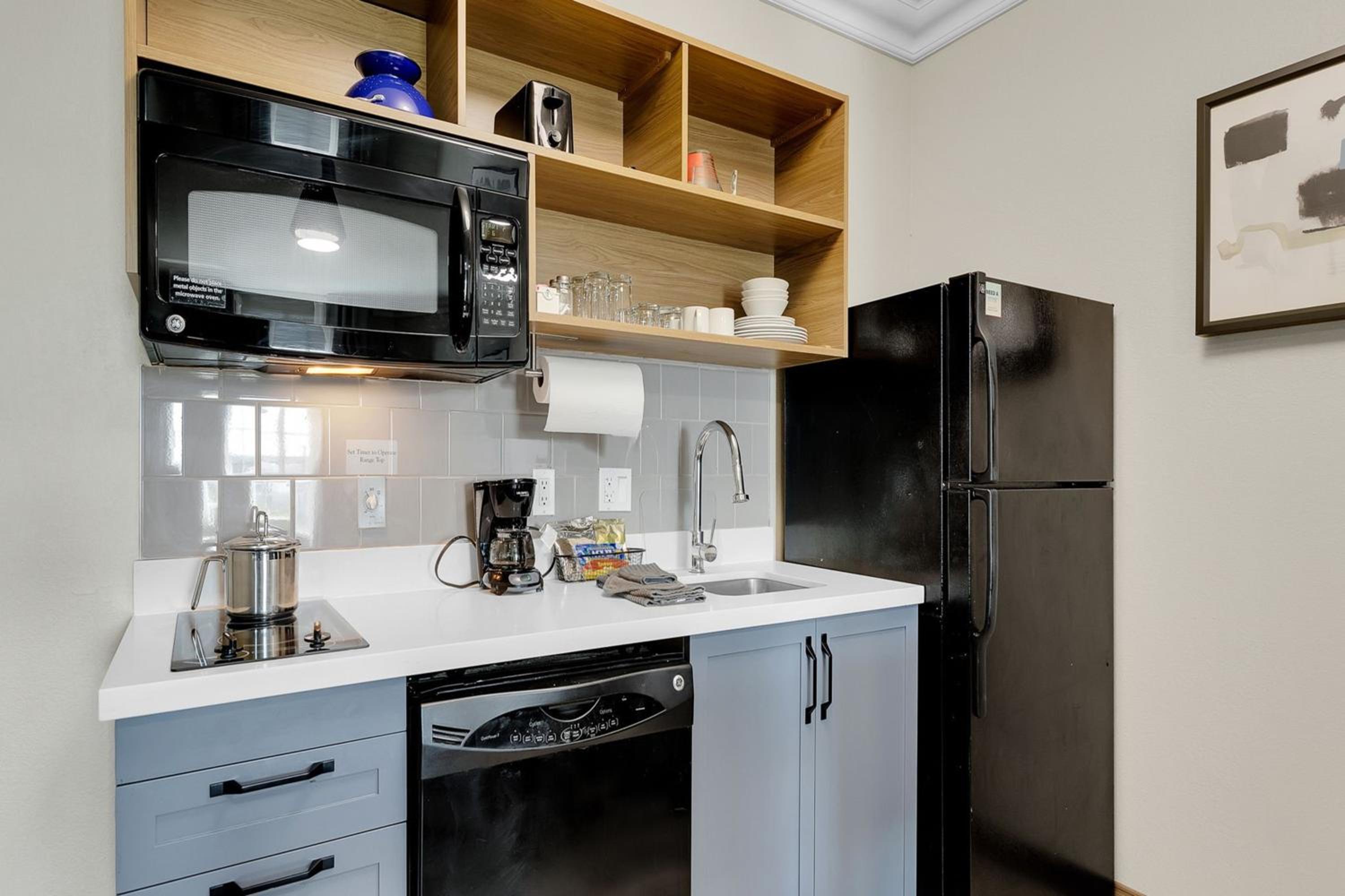 Studio Suite - Photo 3