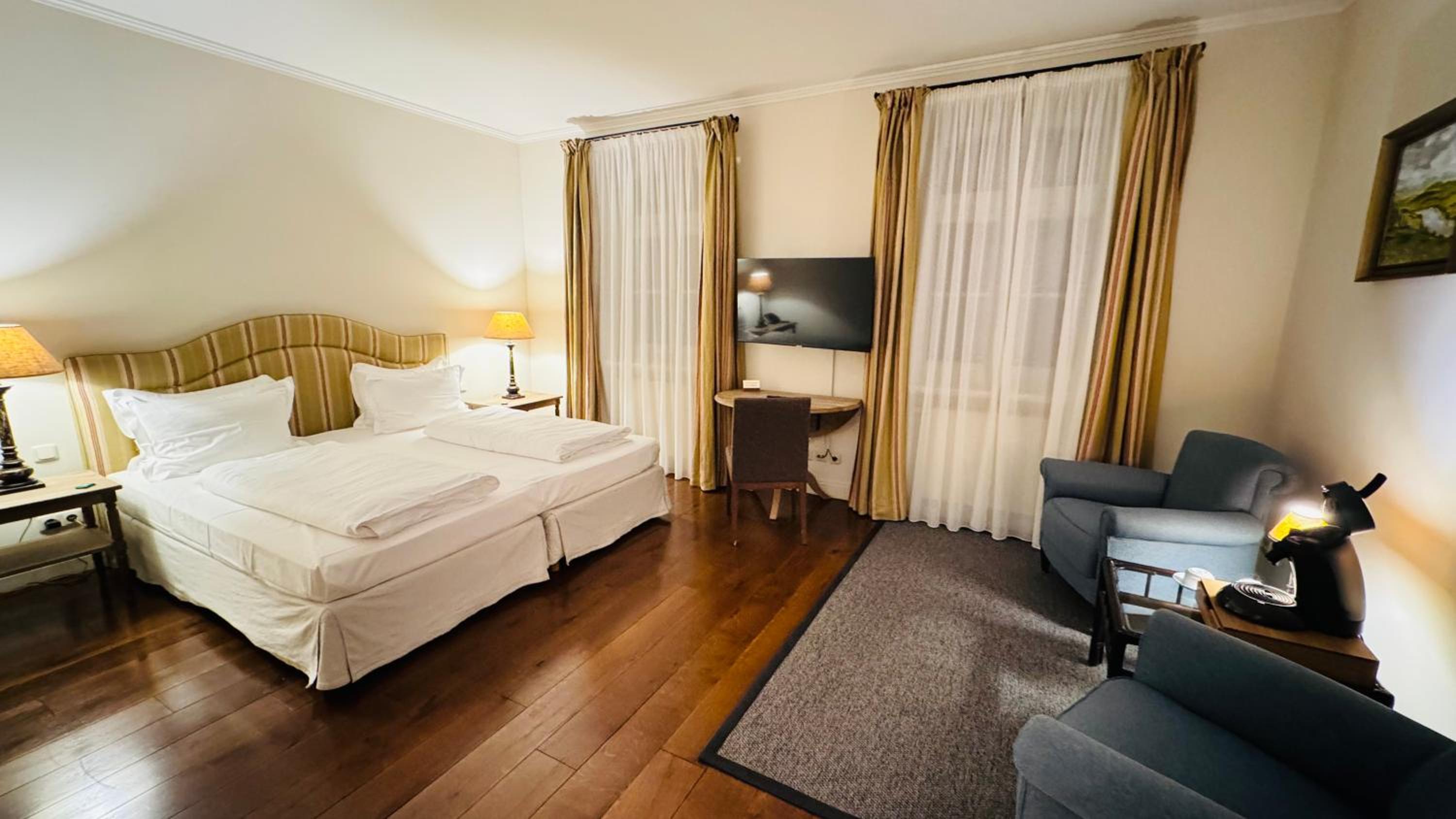 Deluxe Double Room - Photo 16