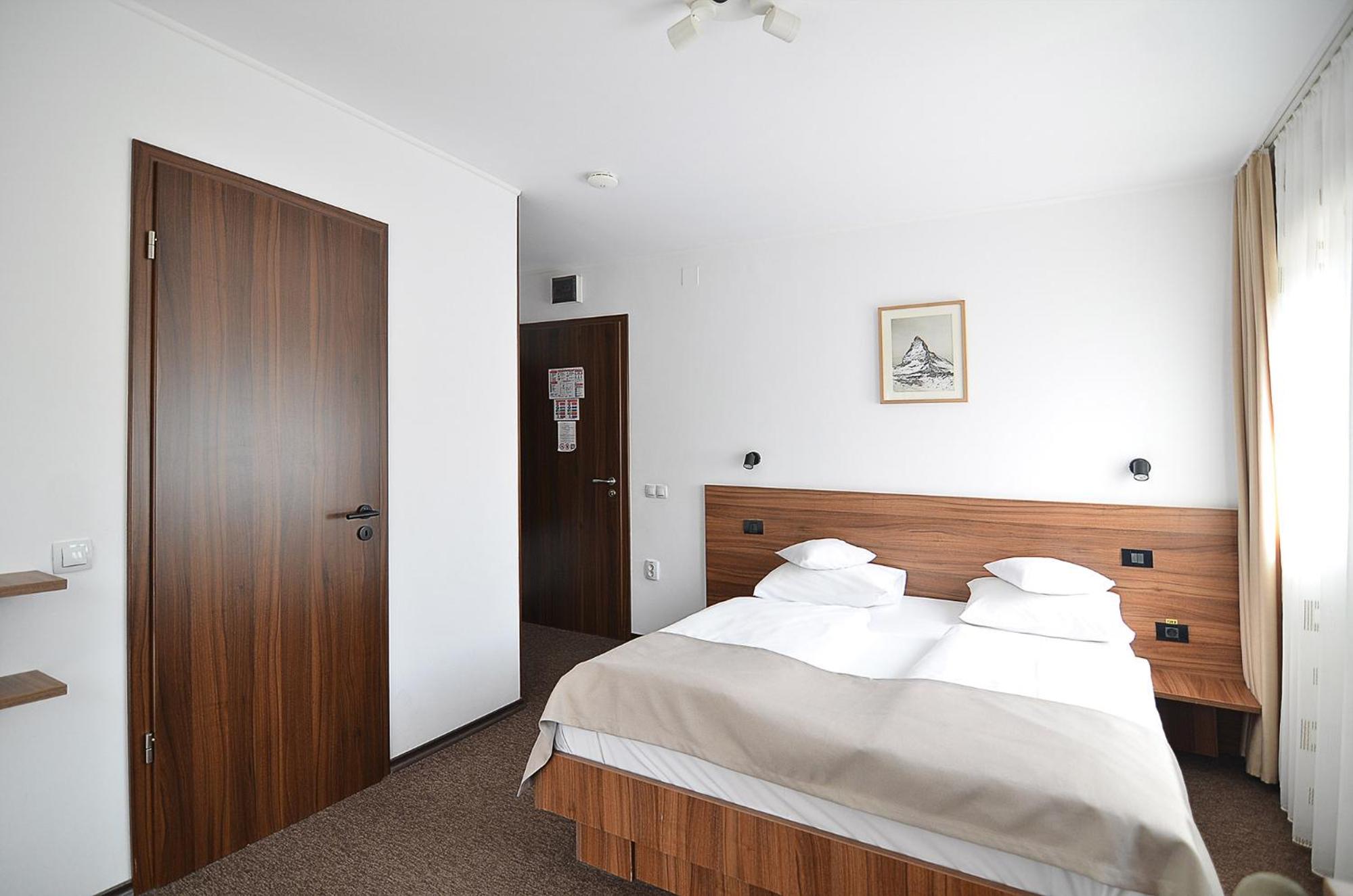 Double Room with Balcony - Photo 1