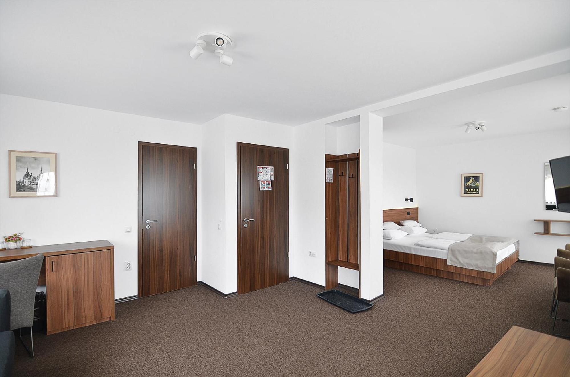 Junior Suite with Mountain View - Photo 2