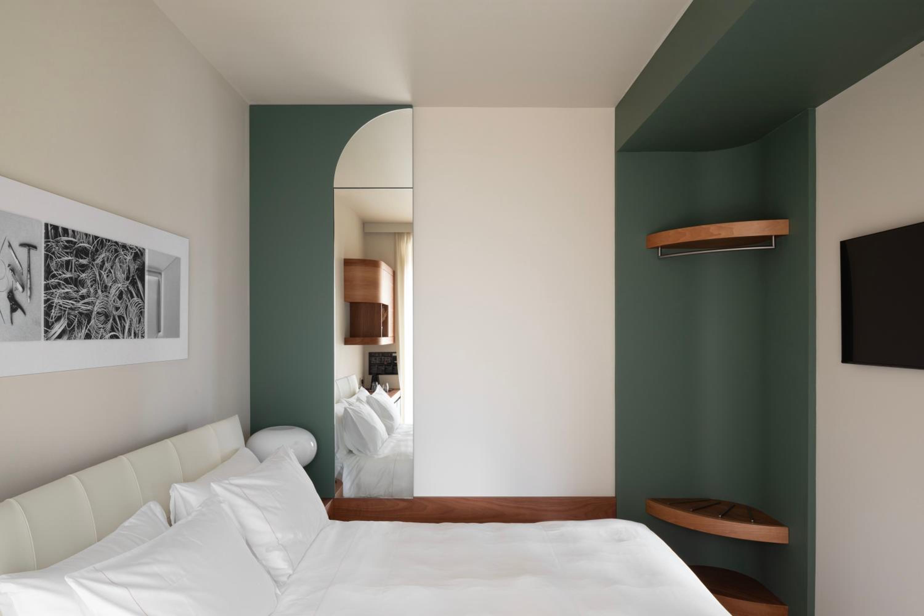 Double Room with Patio - Photo 15