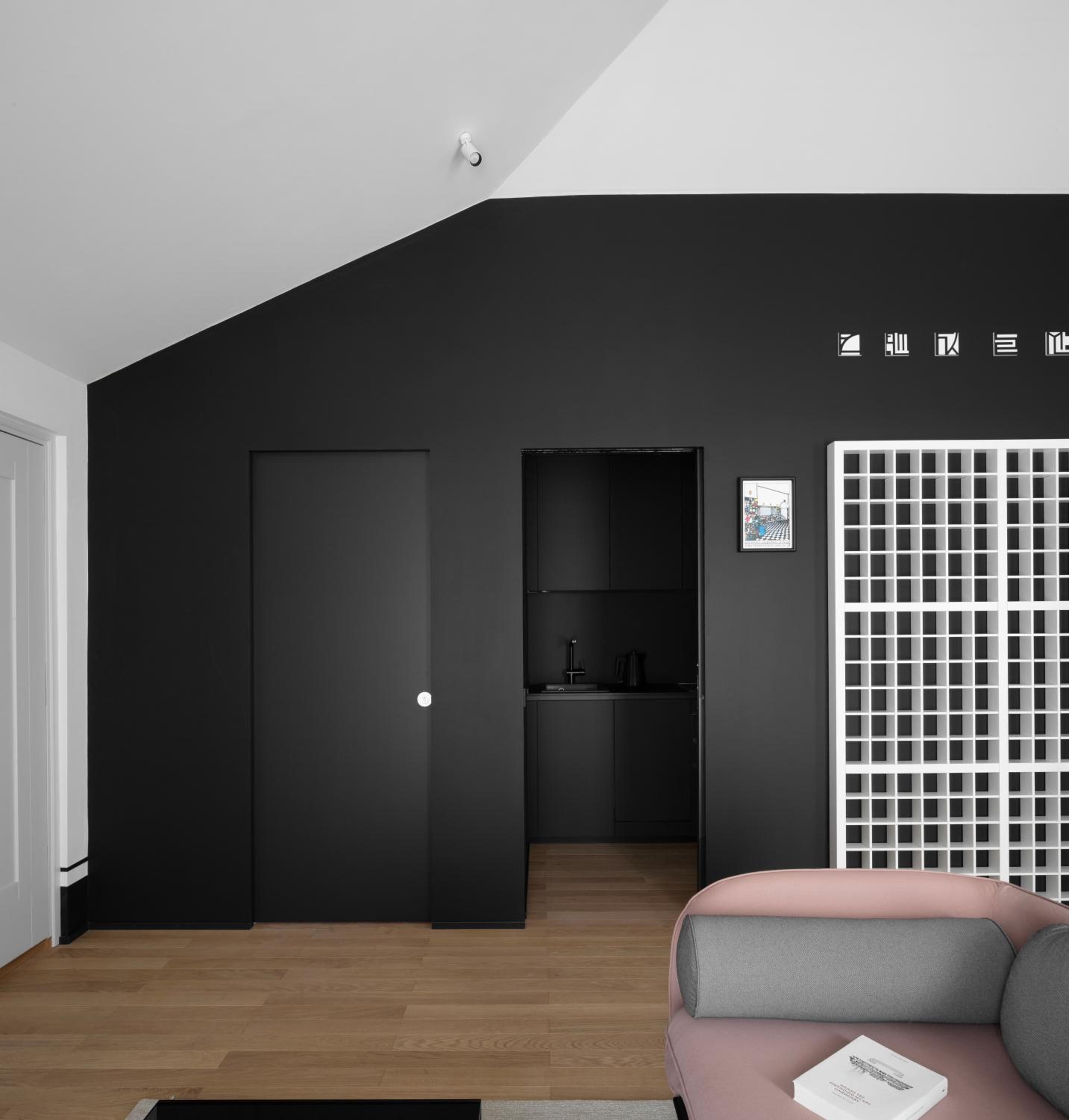 Apartment with Garden View - Photo 9