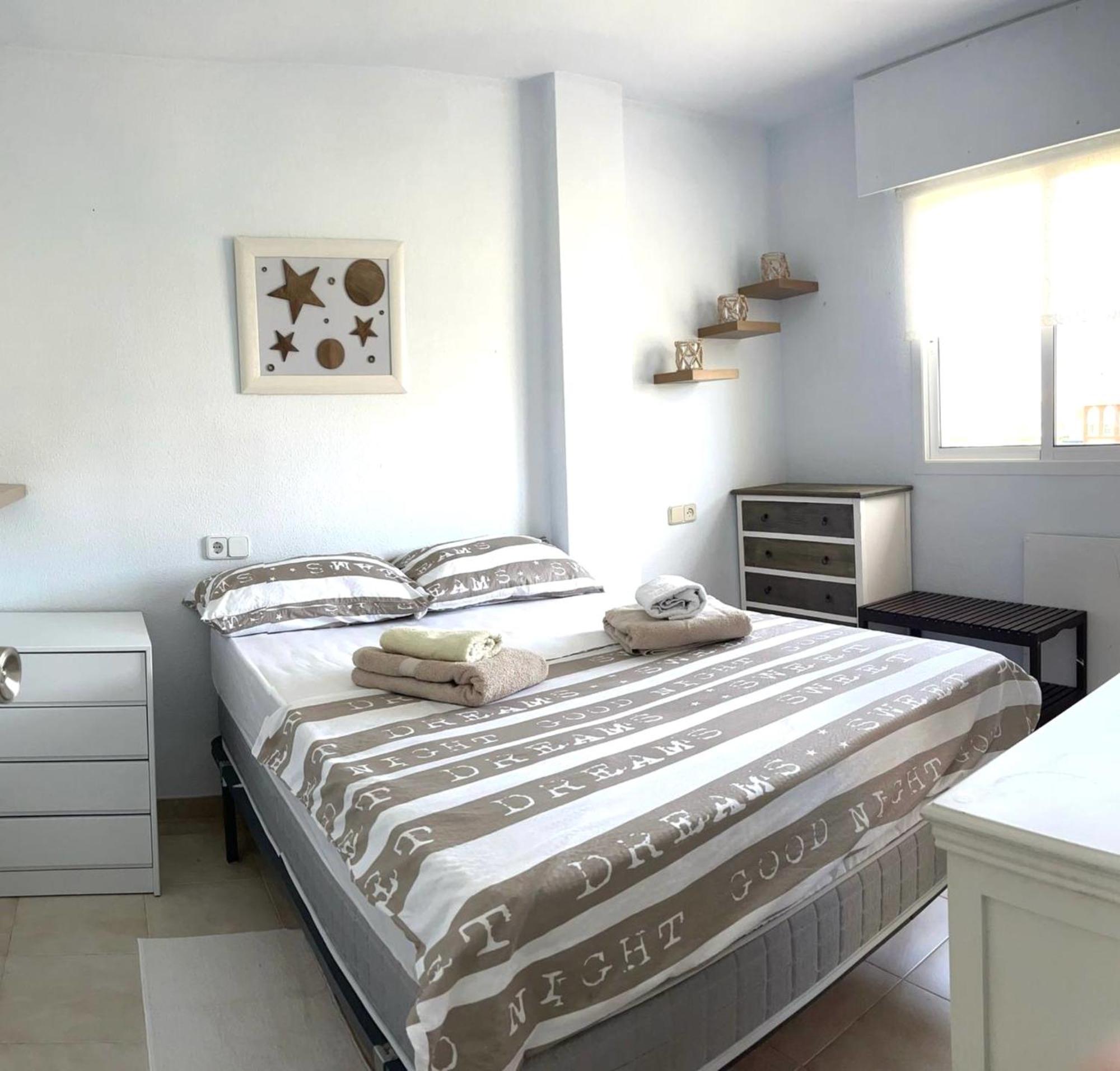 Apartamento de una habitación con vista a la piscina