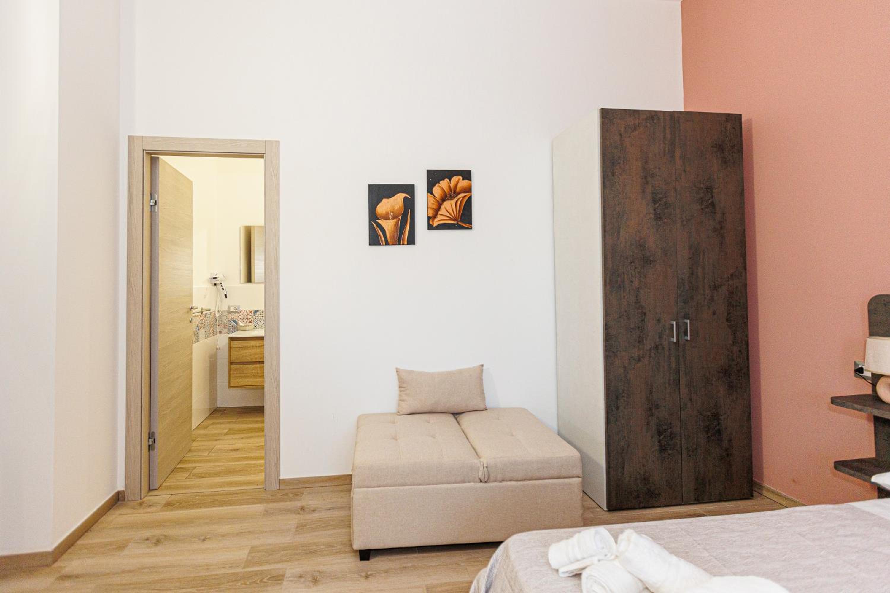 Double Room with Private Bathroom photo 2