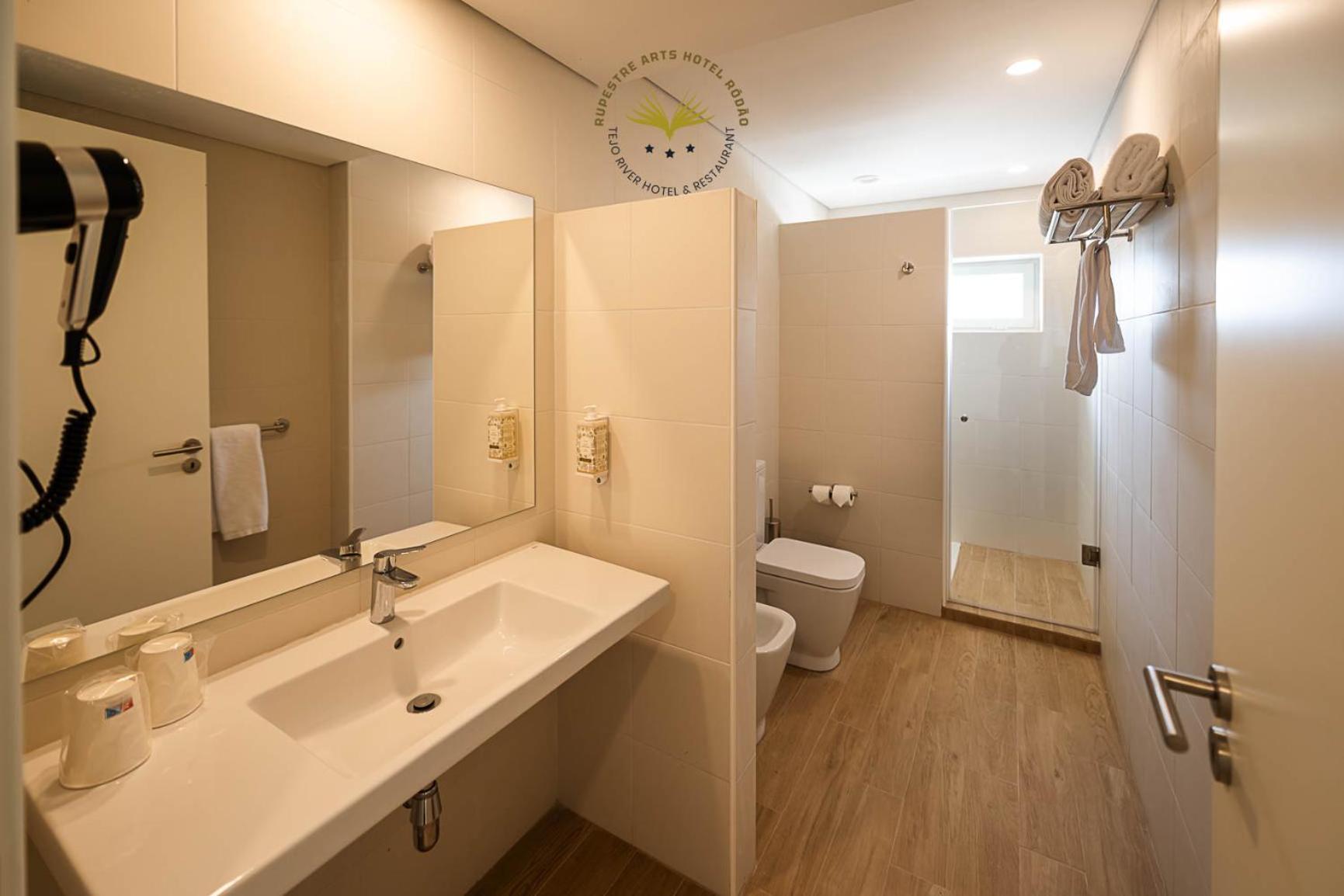 Superior Suite - Photo 7