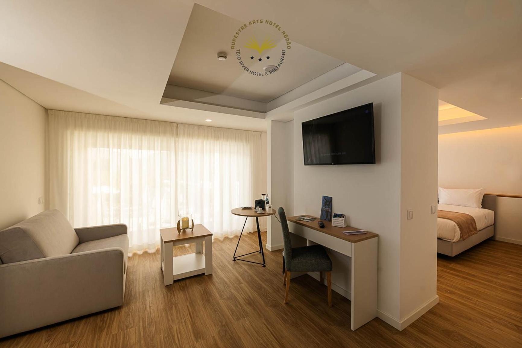 Superior Suite - Photo 2