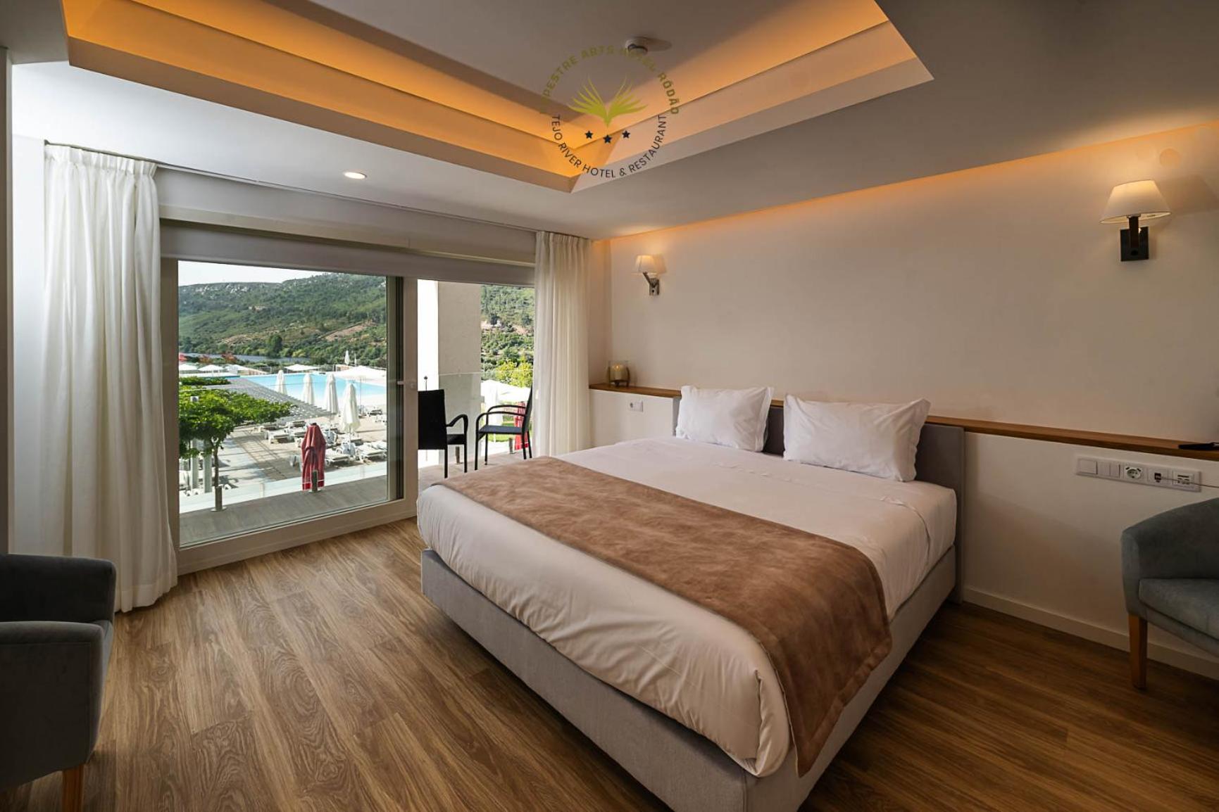 Superior Suite - Photo 4