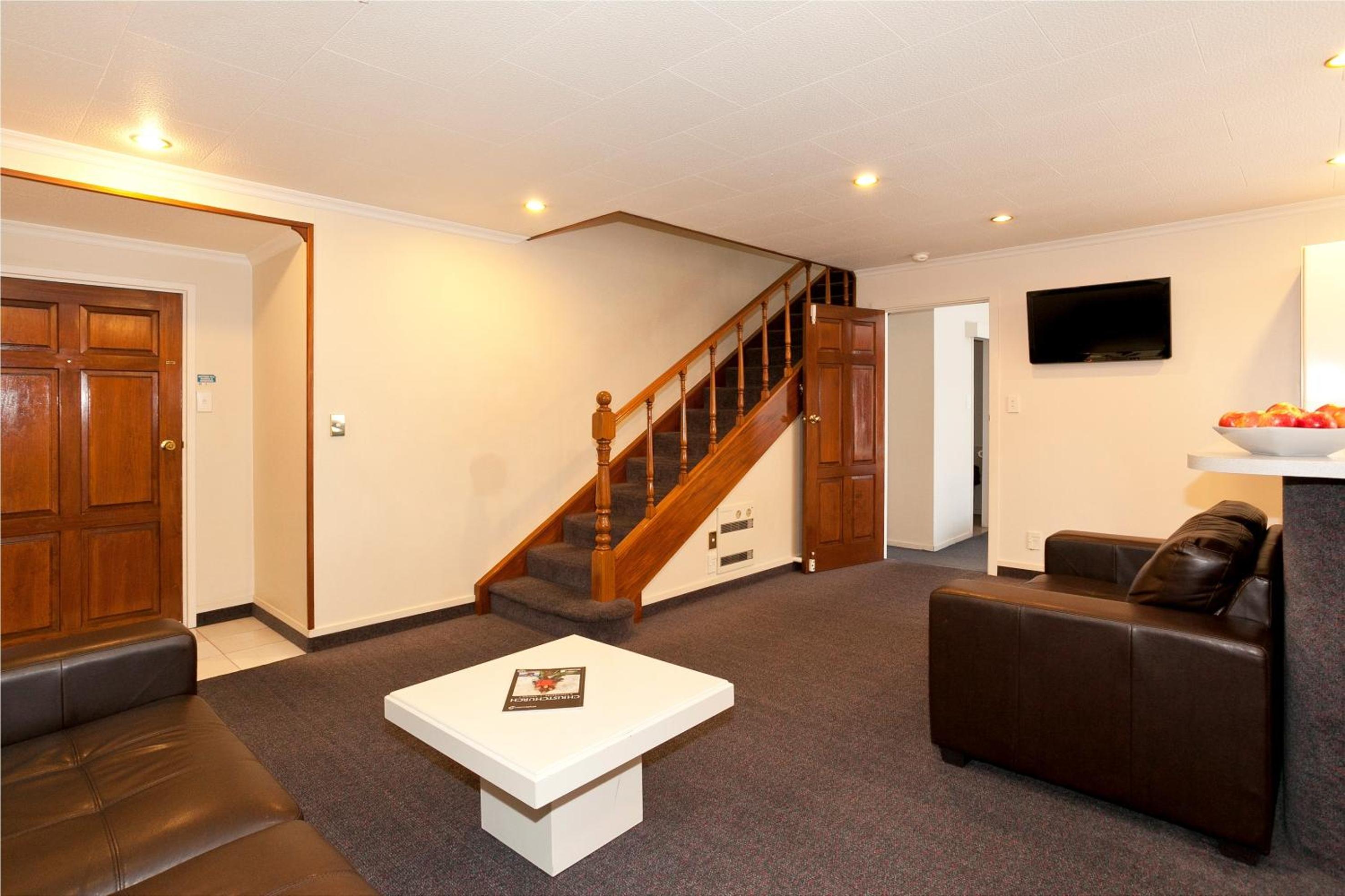 Three-Bedroom Apartment photo 3
