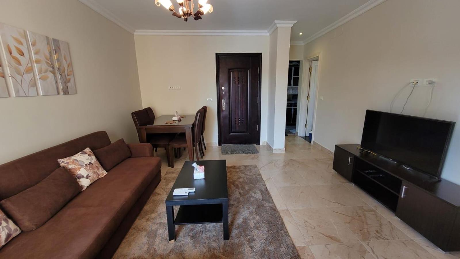 Two-Bedroom Apartment with Balcony photo 2