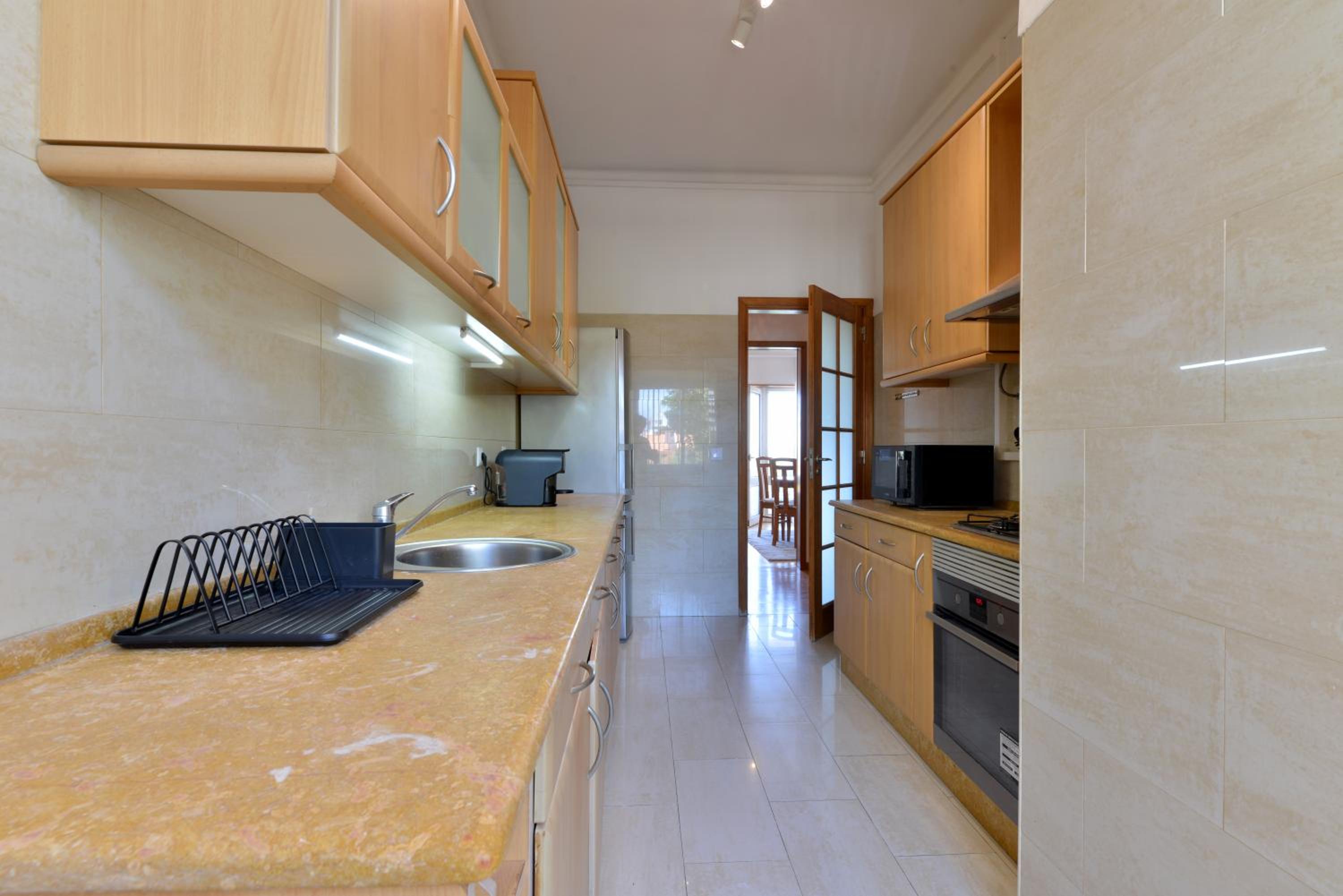 Two-Bedroom Apartment with Balcony and Sea View photo 2