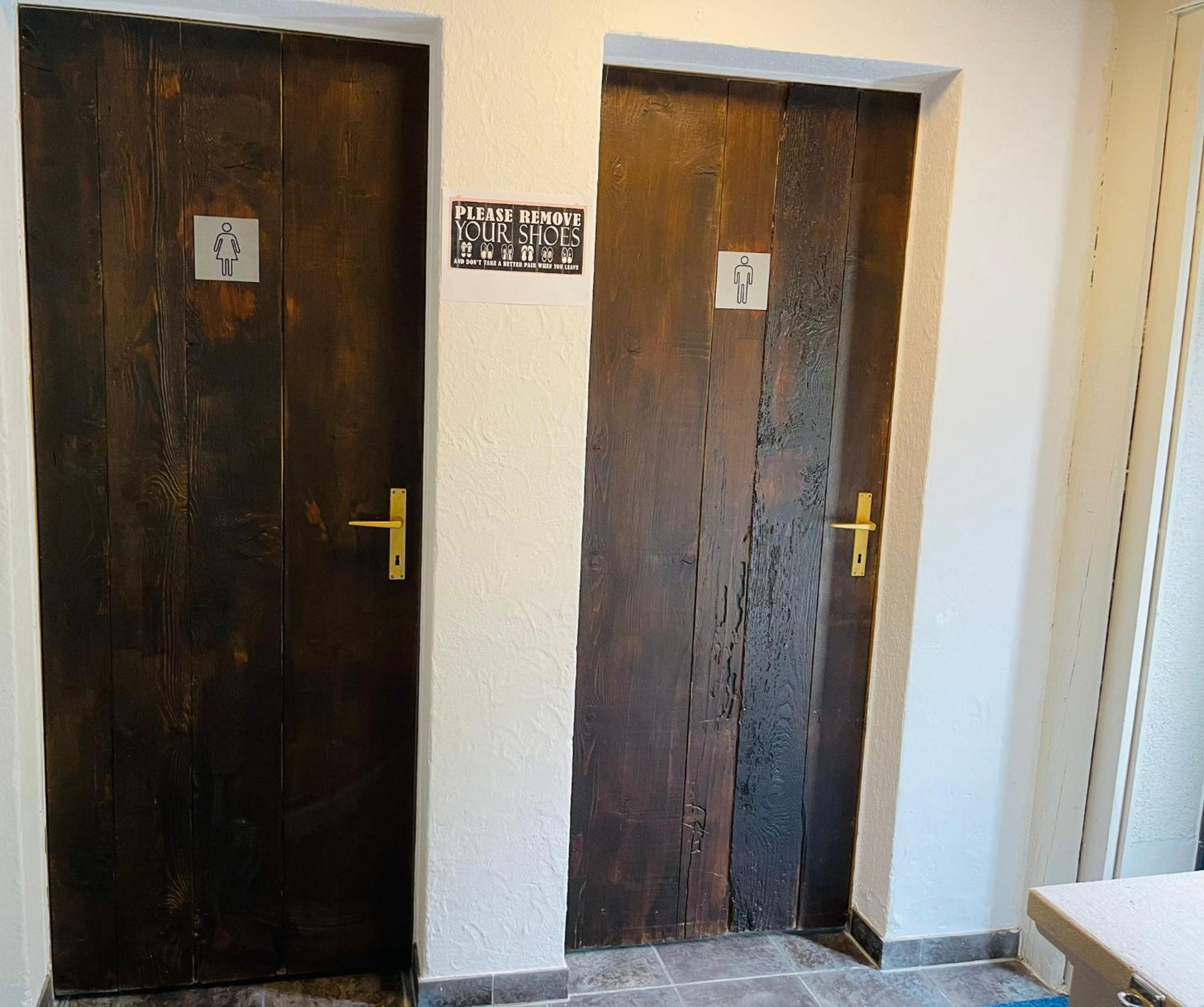 10-Bed Mixed Dormitory Room photo 2