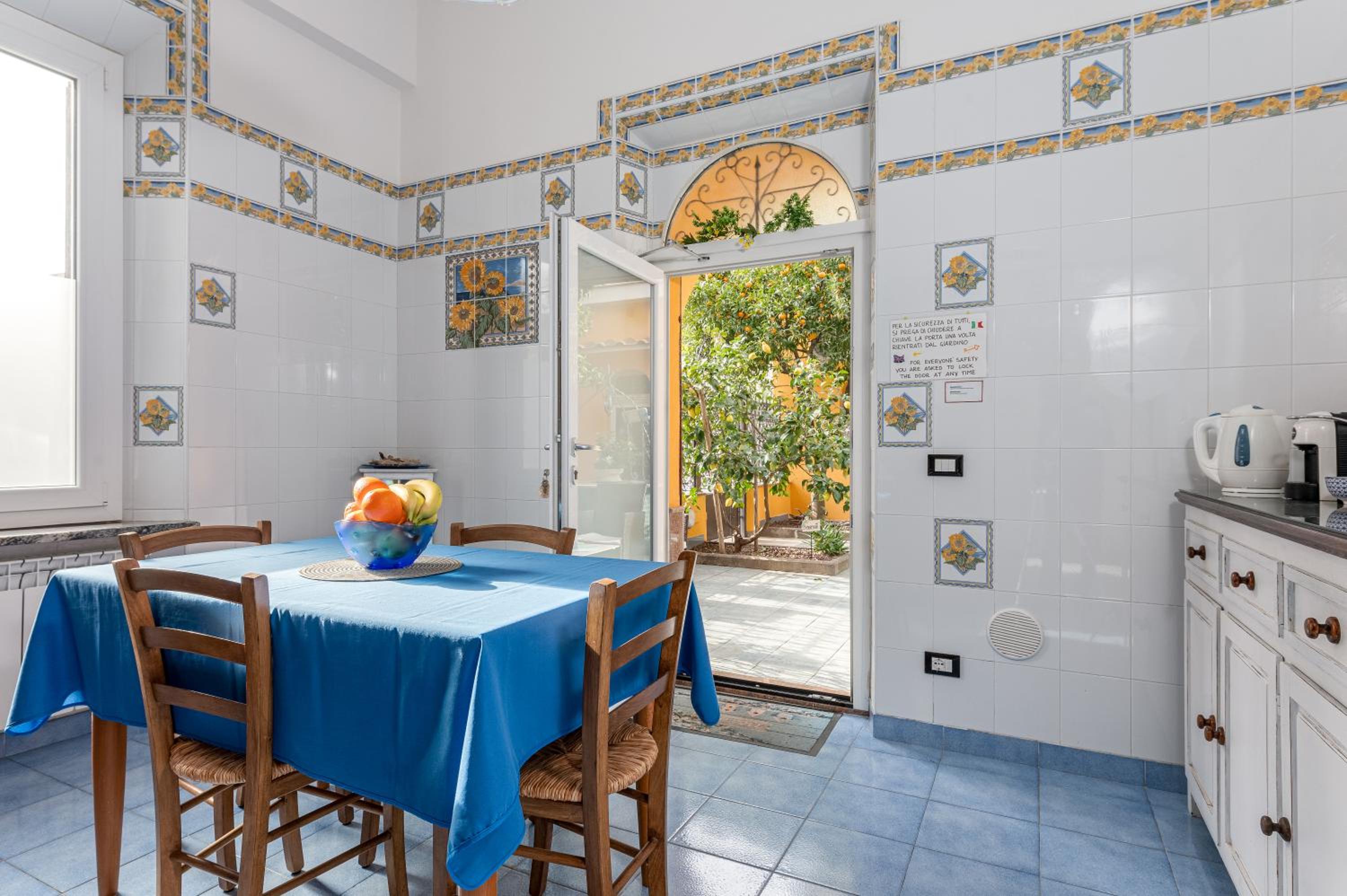 Double Room with Balcony (3 Adults) photo 3