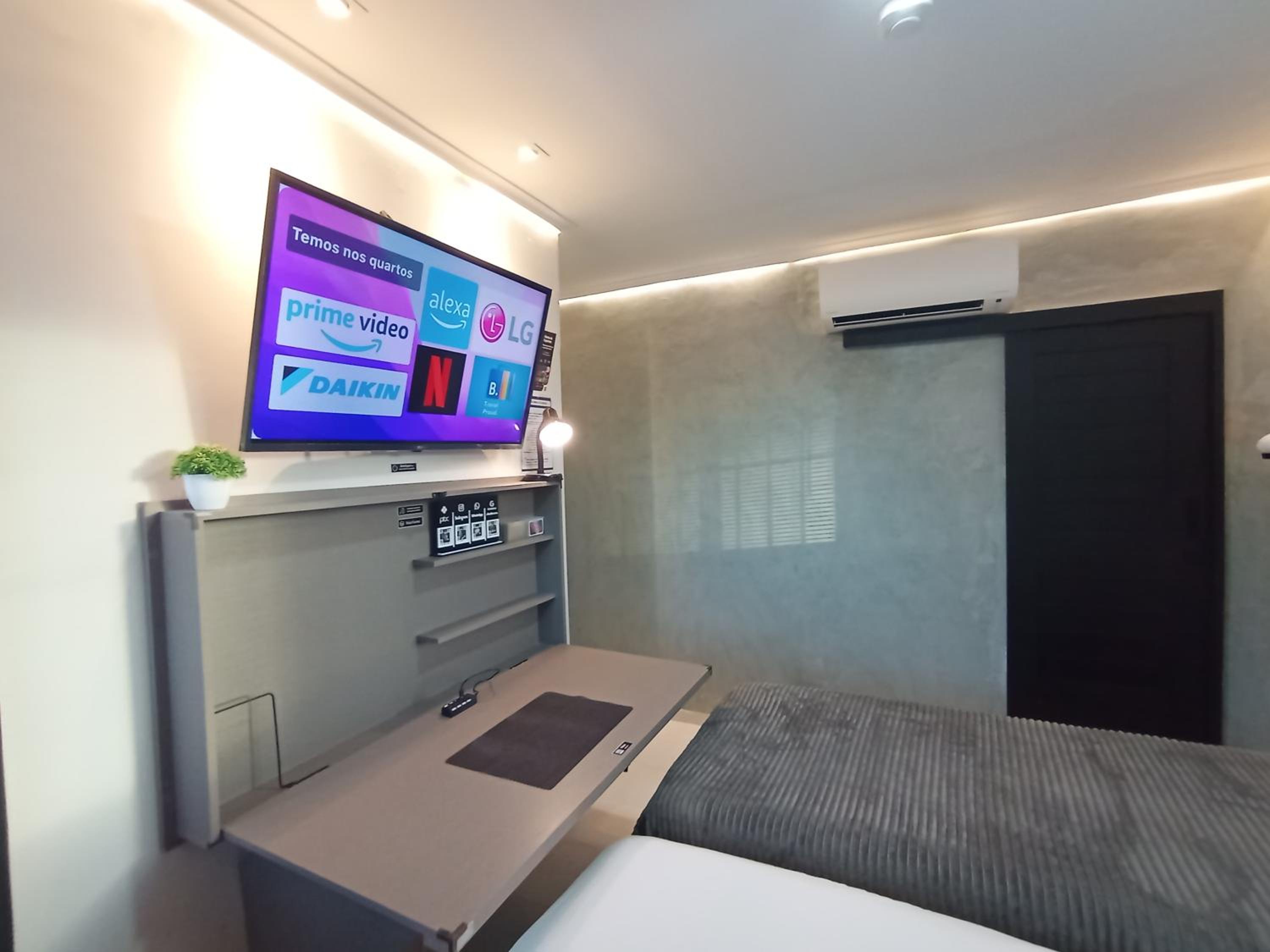 Quadruple Room with Private Bathroom