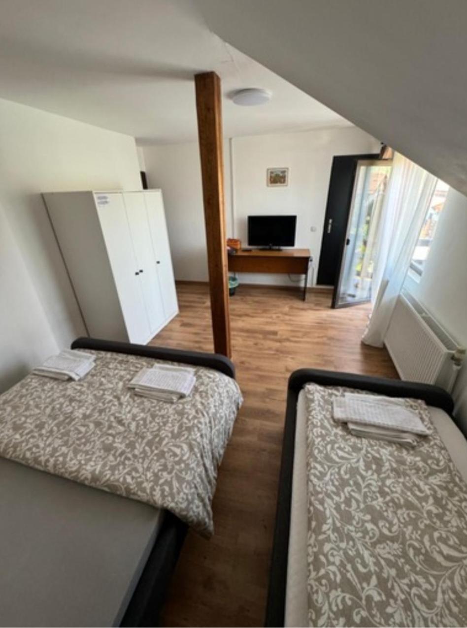 Comfort Triple Room with Shower - Photo 14