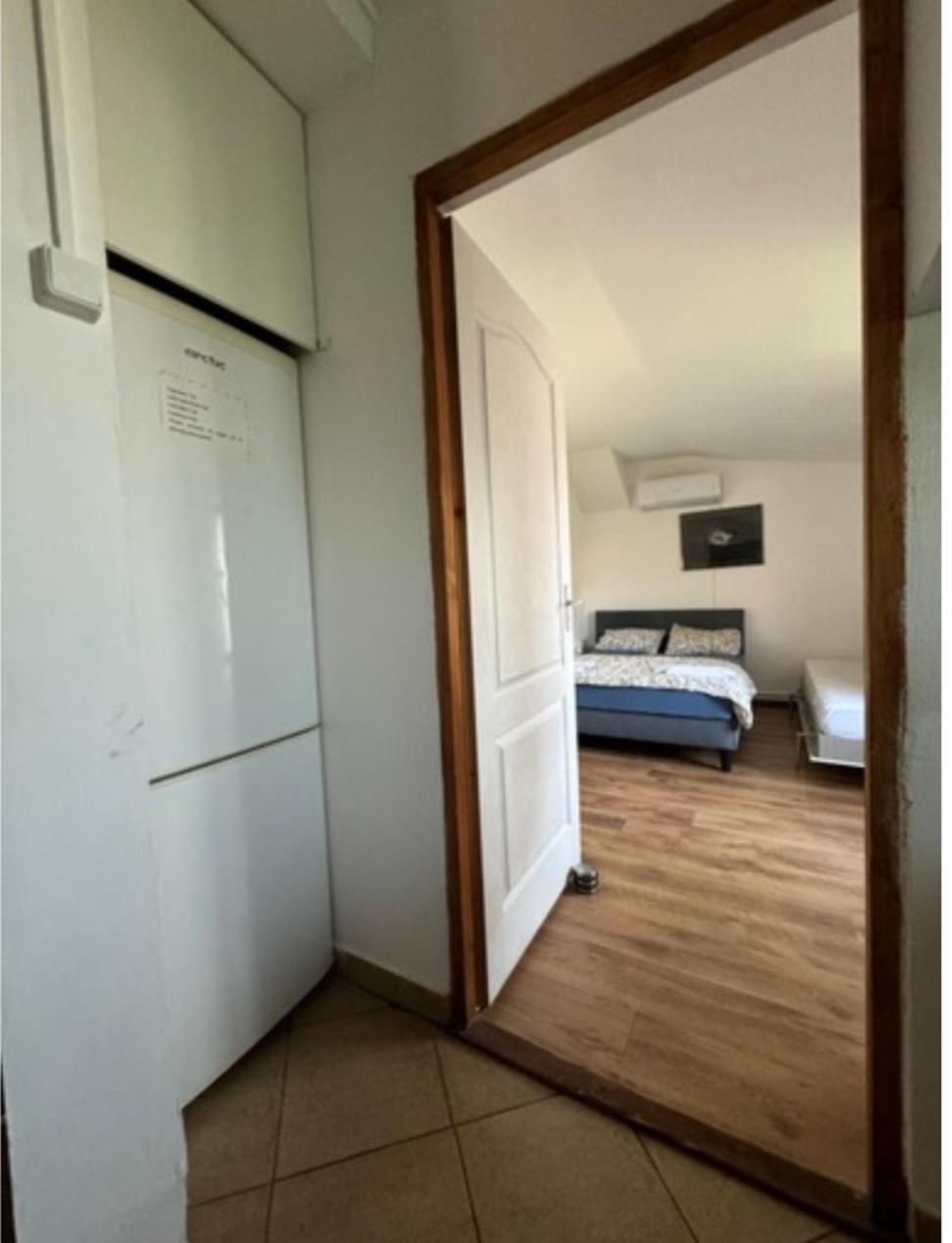 Comfort Triple Room with Shower - Photo 9