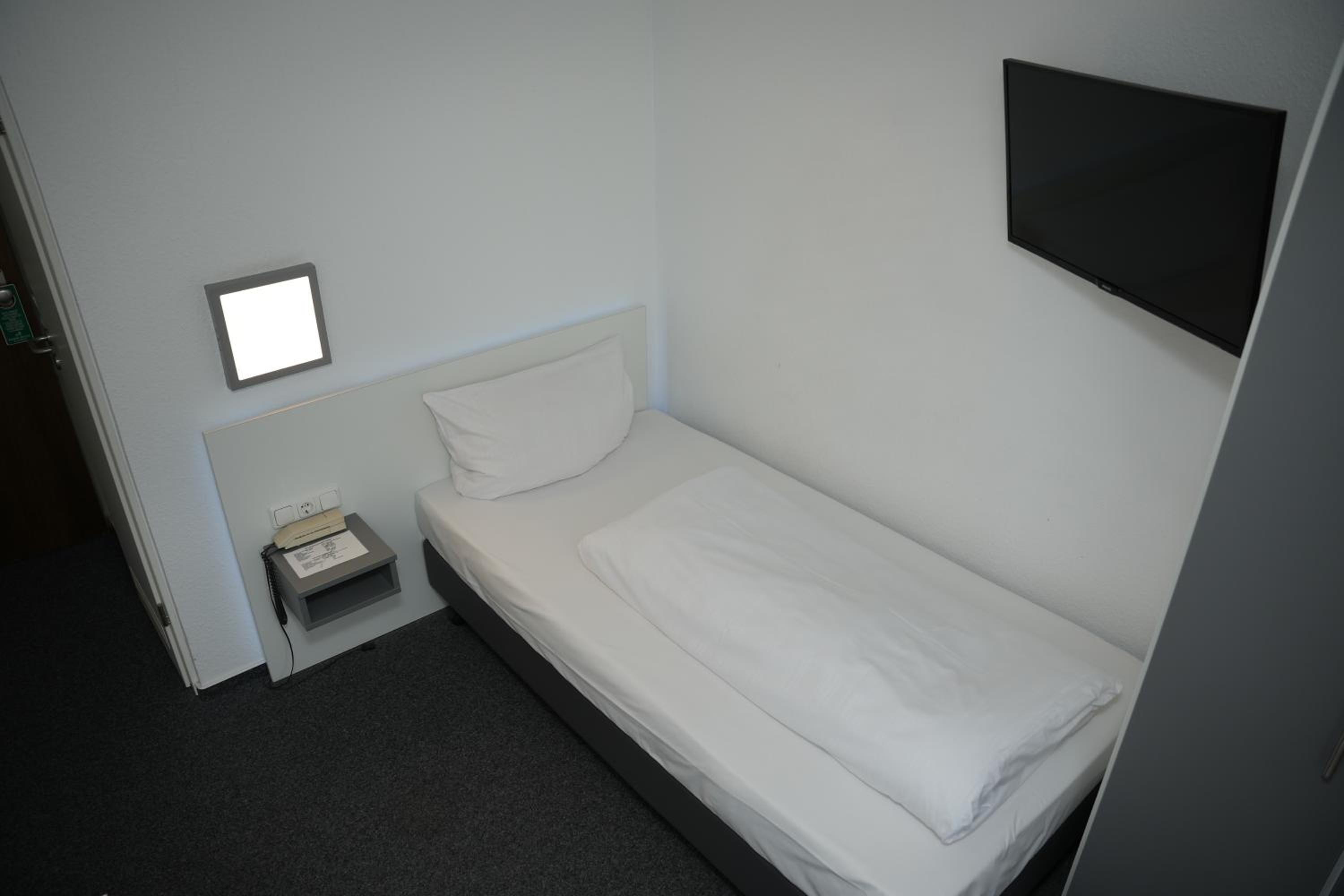 Single Room photo 2