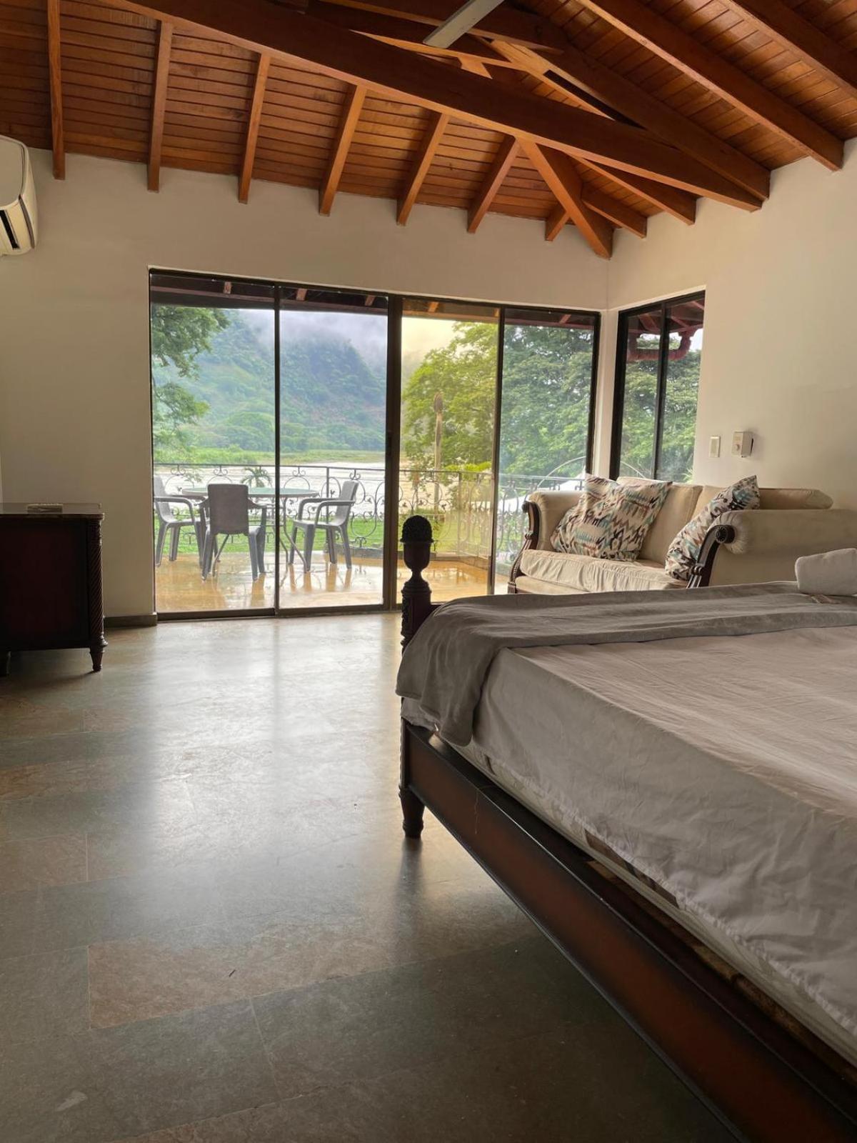 Deluxe Double Room with Bath photo 2