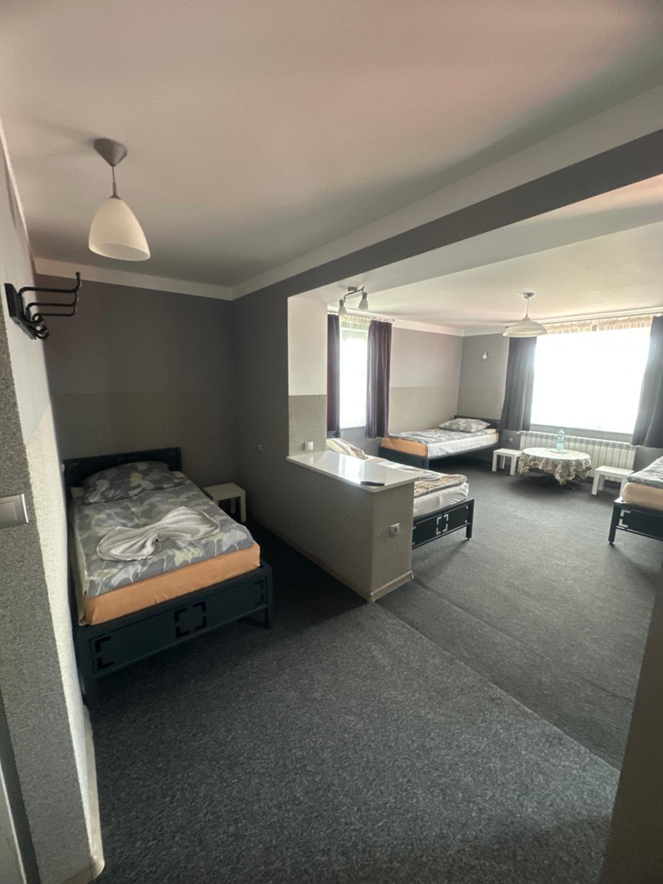 Quadruple Room with Bathroom - Photo 3