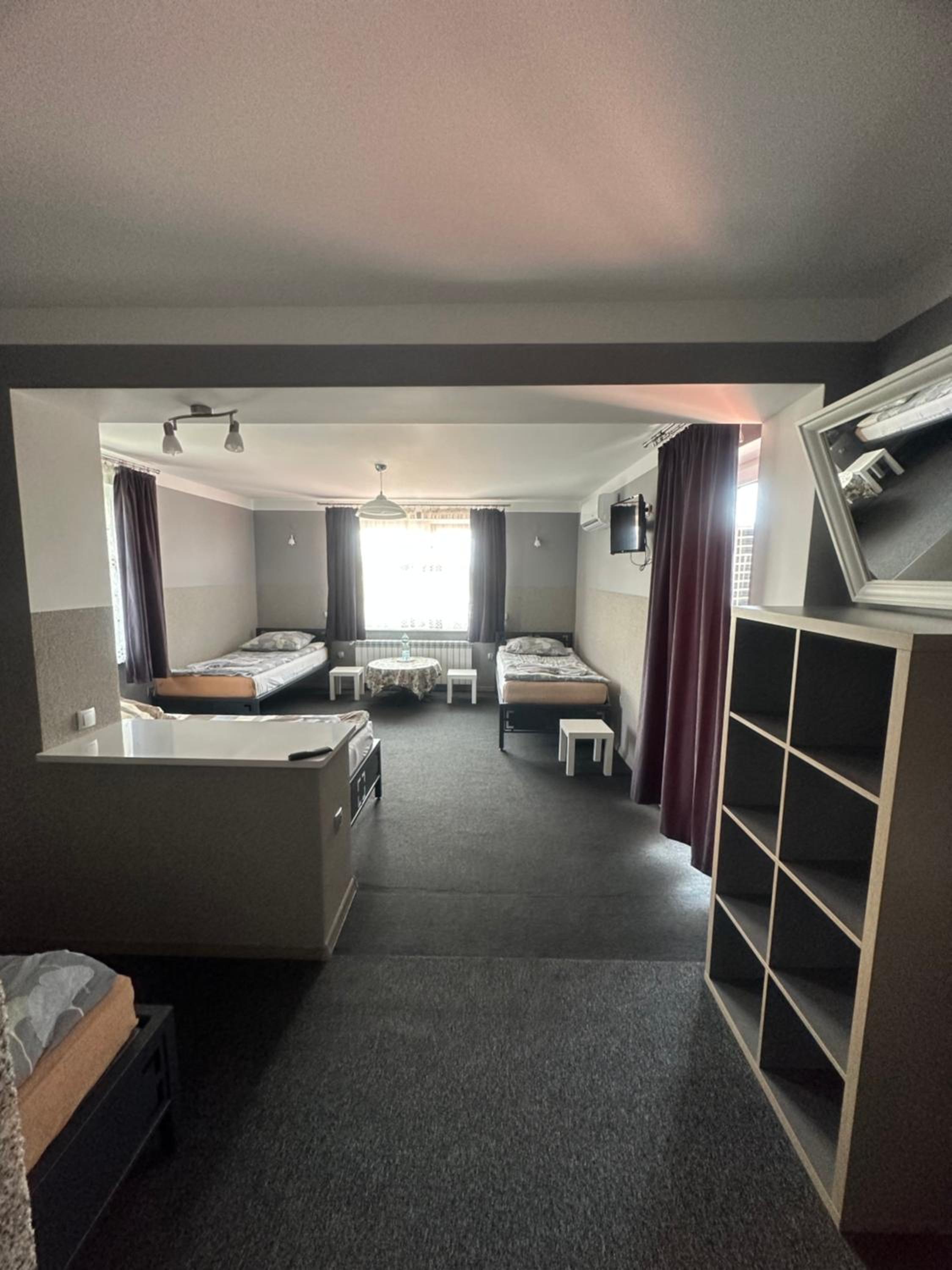 Quadruple Room with Bathroom - Photo 2