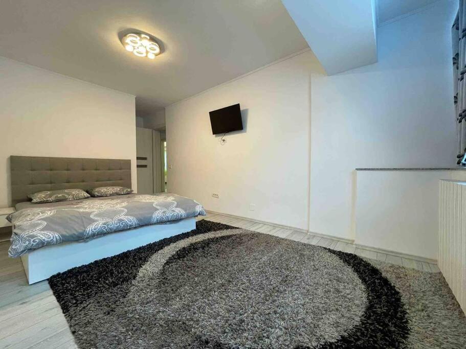 Three-Bedroom Apartment photo 1