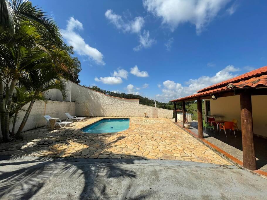Three-Bedroom House photo 3