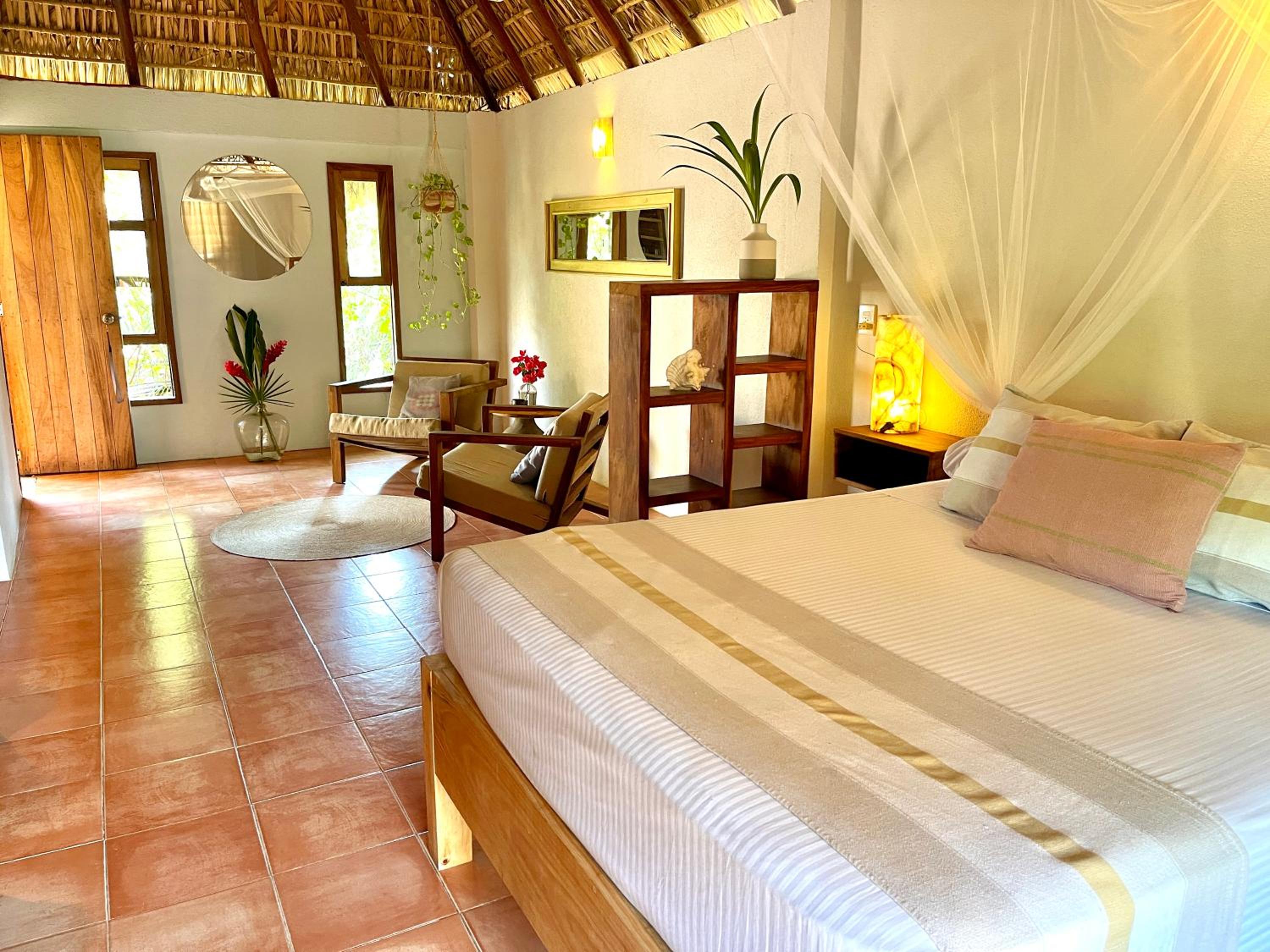 Deluxe Bungalow - Photo 2