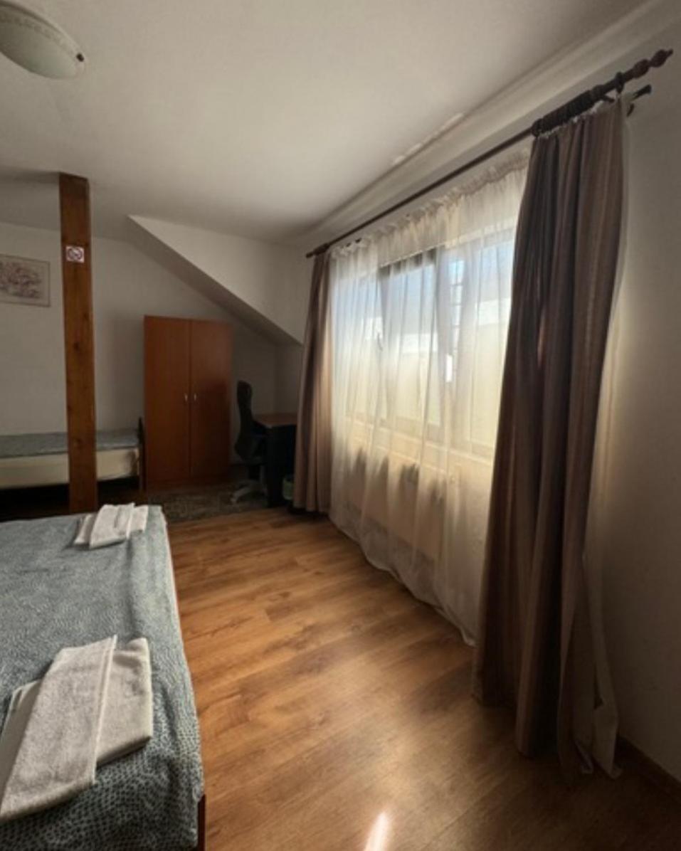 Triple Room - Photo 17