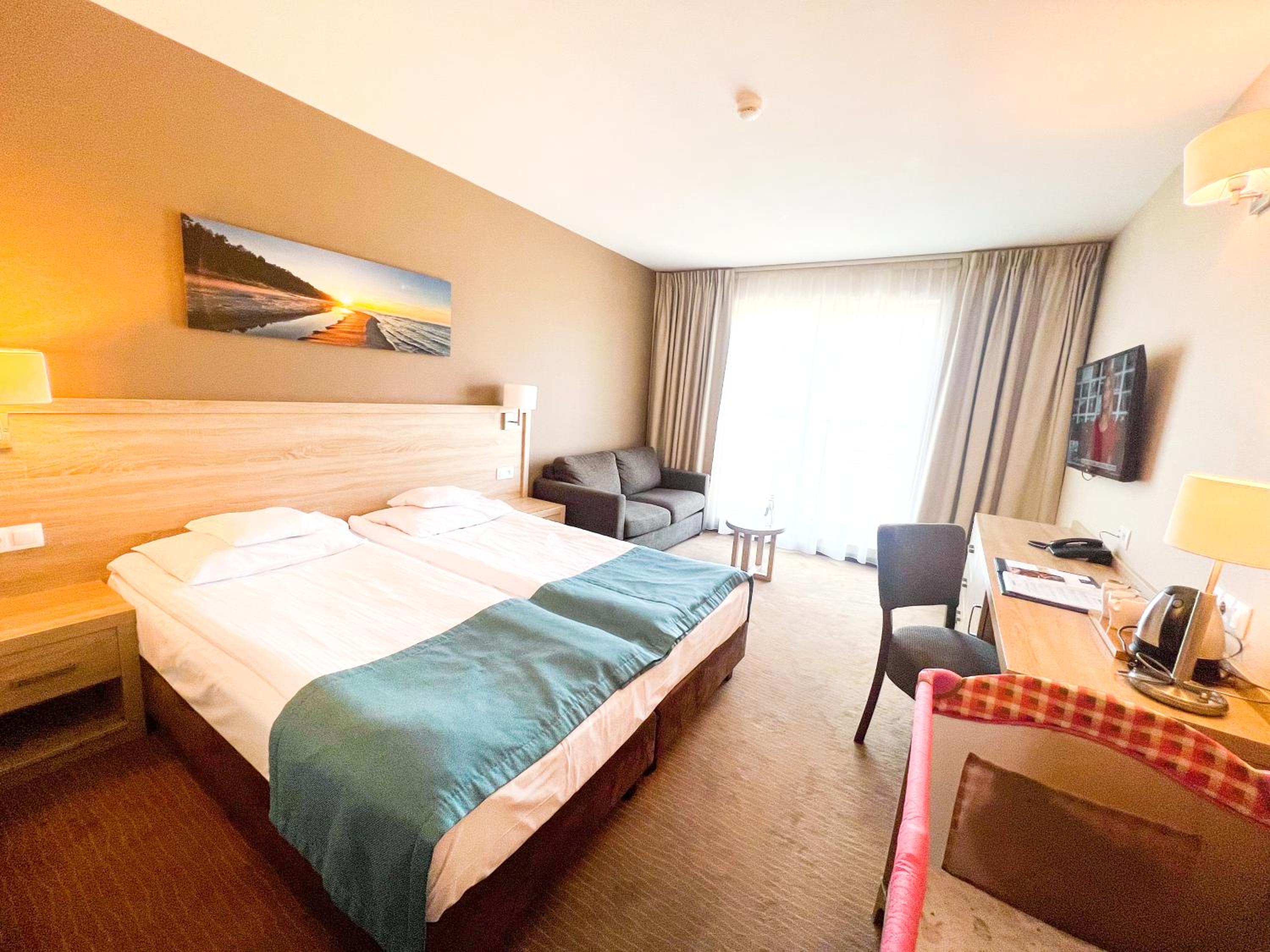 Twin Room with Balcony photo 3