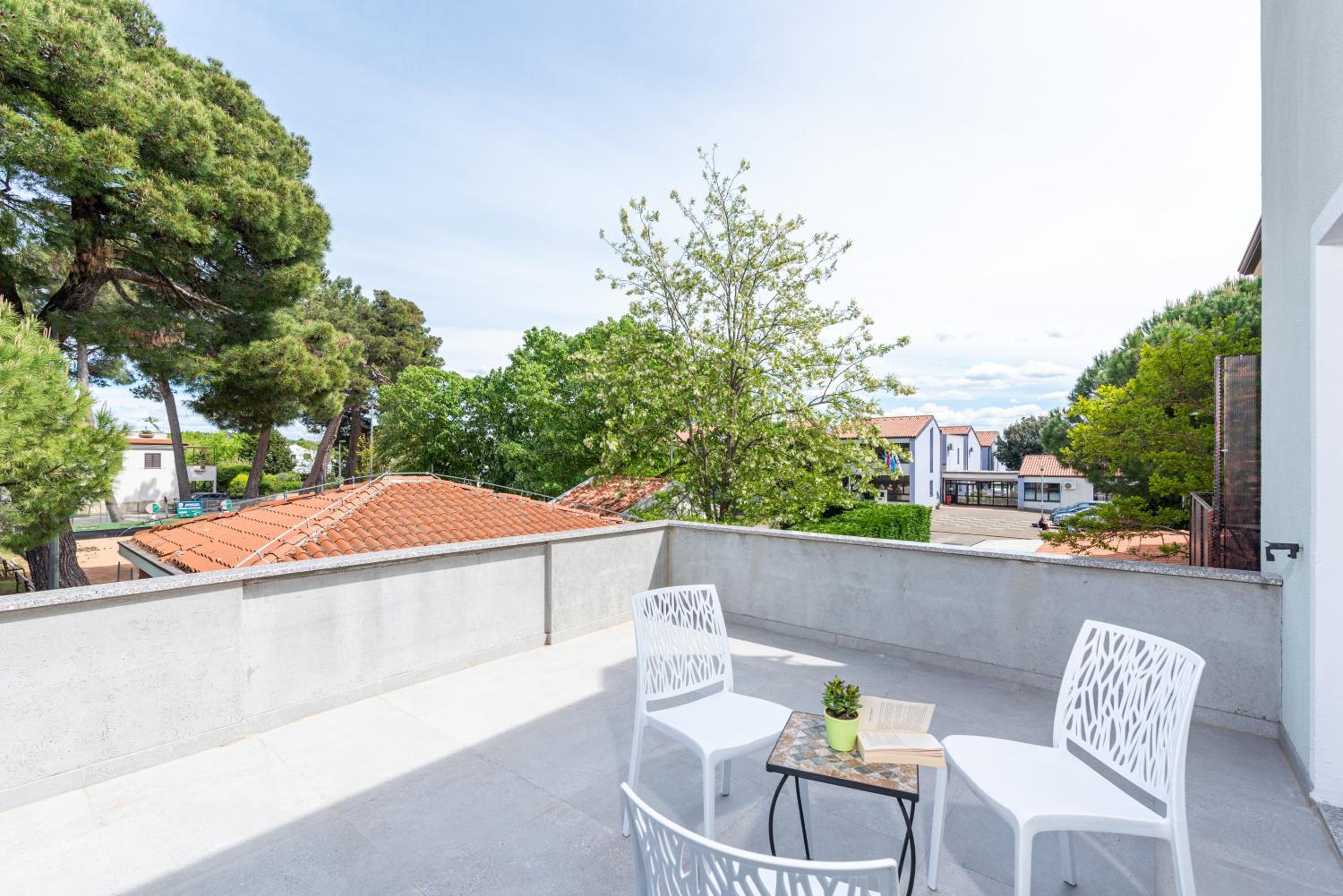 Triple Room with Terrace photo 3