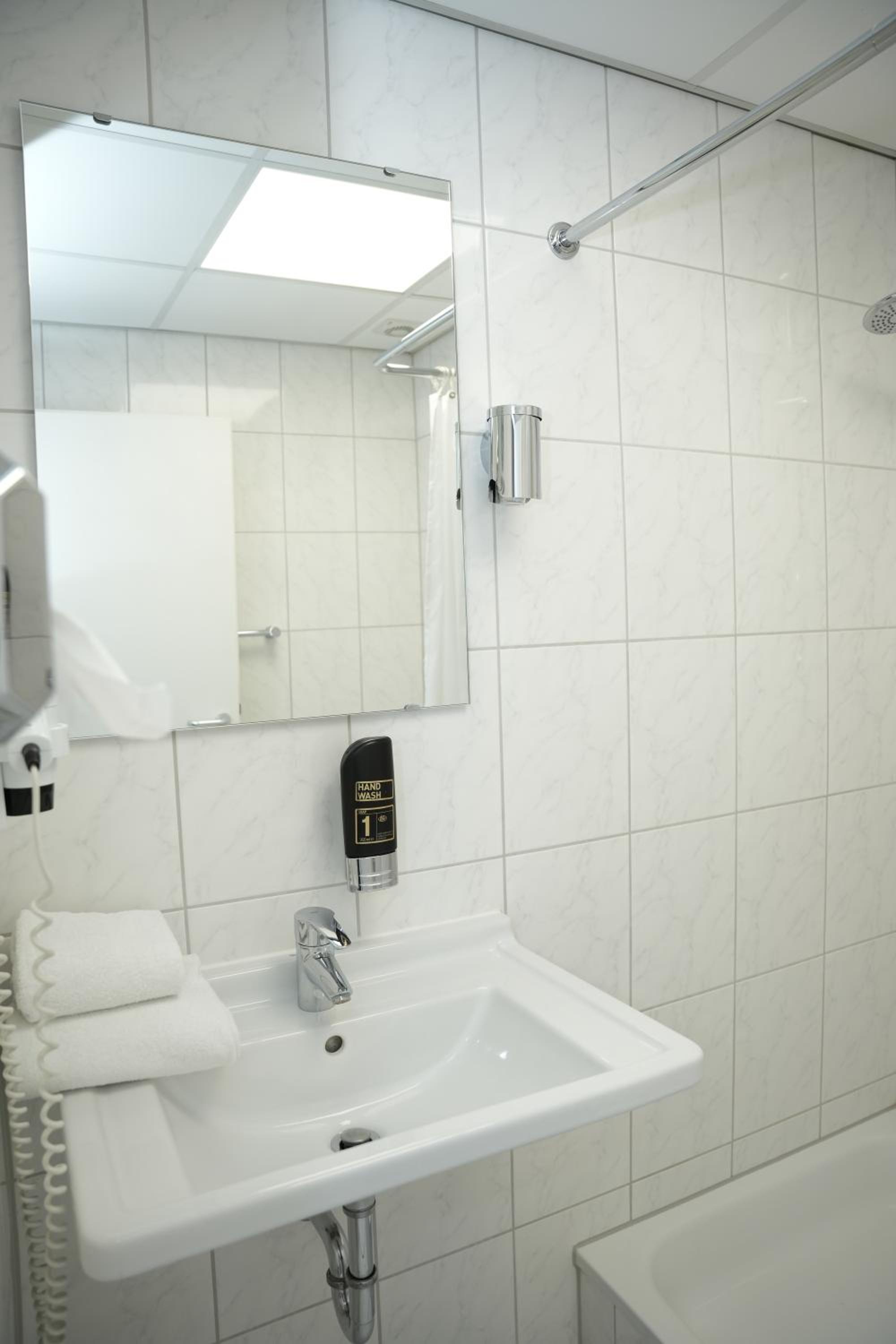 Single Room photo 3