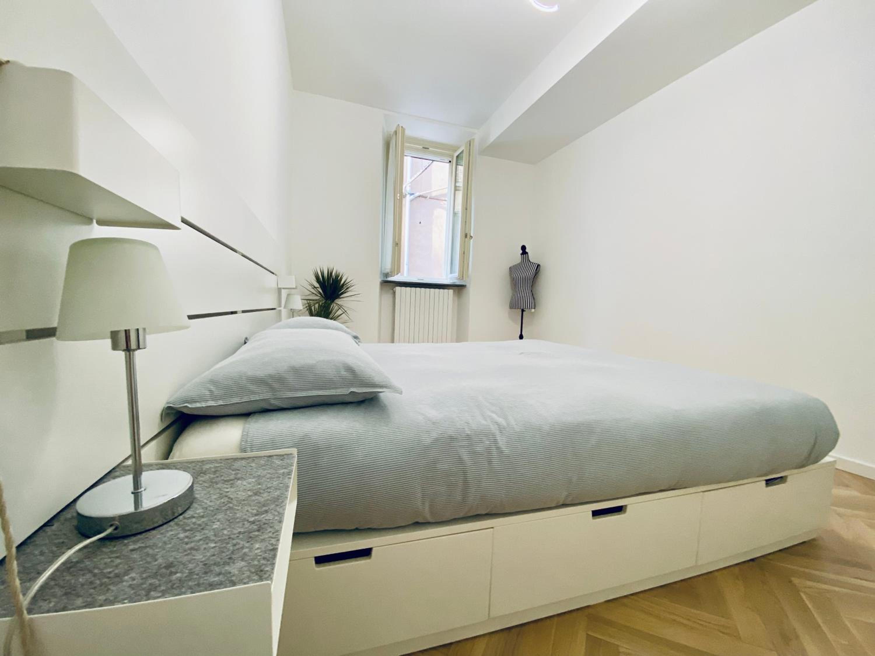 One-Bedroom Apartment photo 1